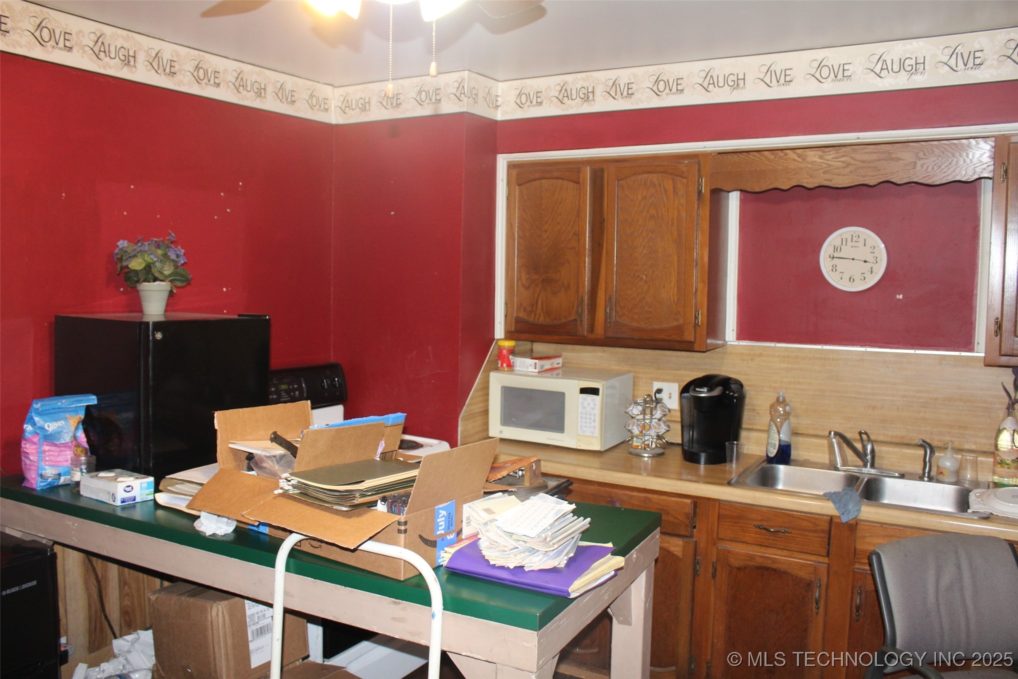 113 Commercial Street W Property Photo 5