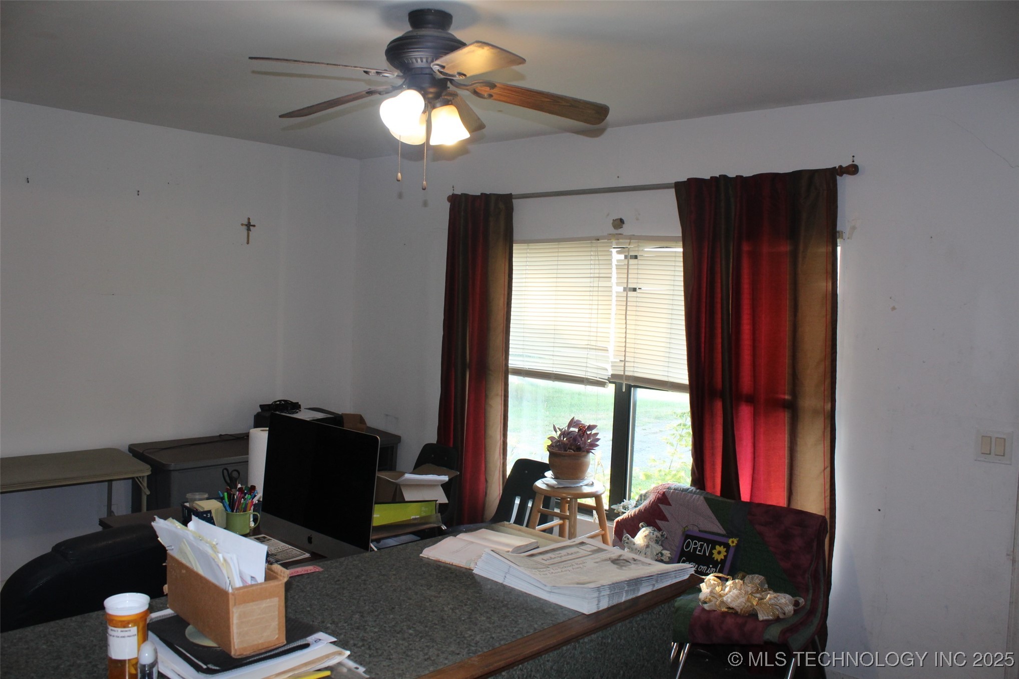 113 Commercial Street W Property Photo 6