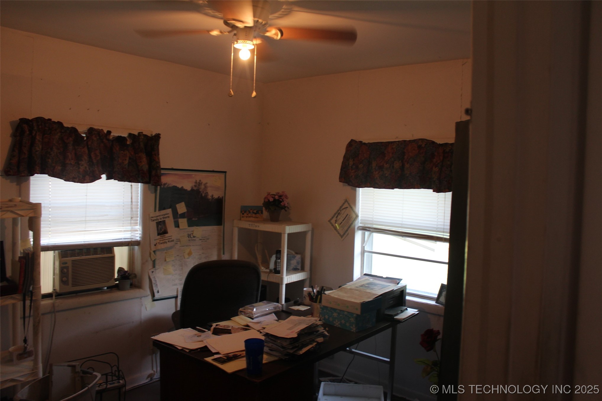 113 Commercial Street W Property Photo 9