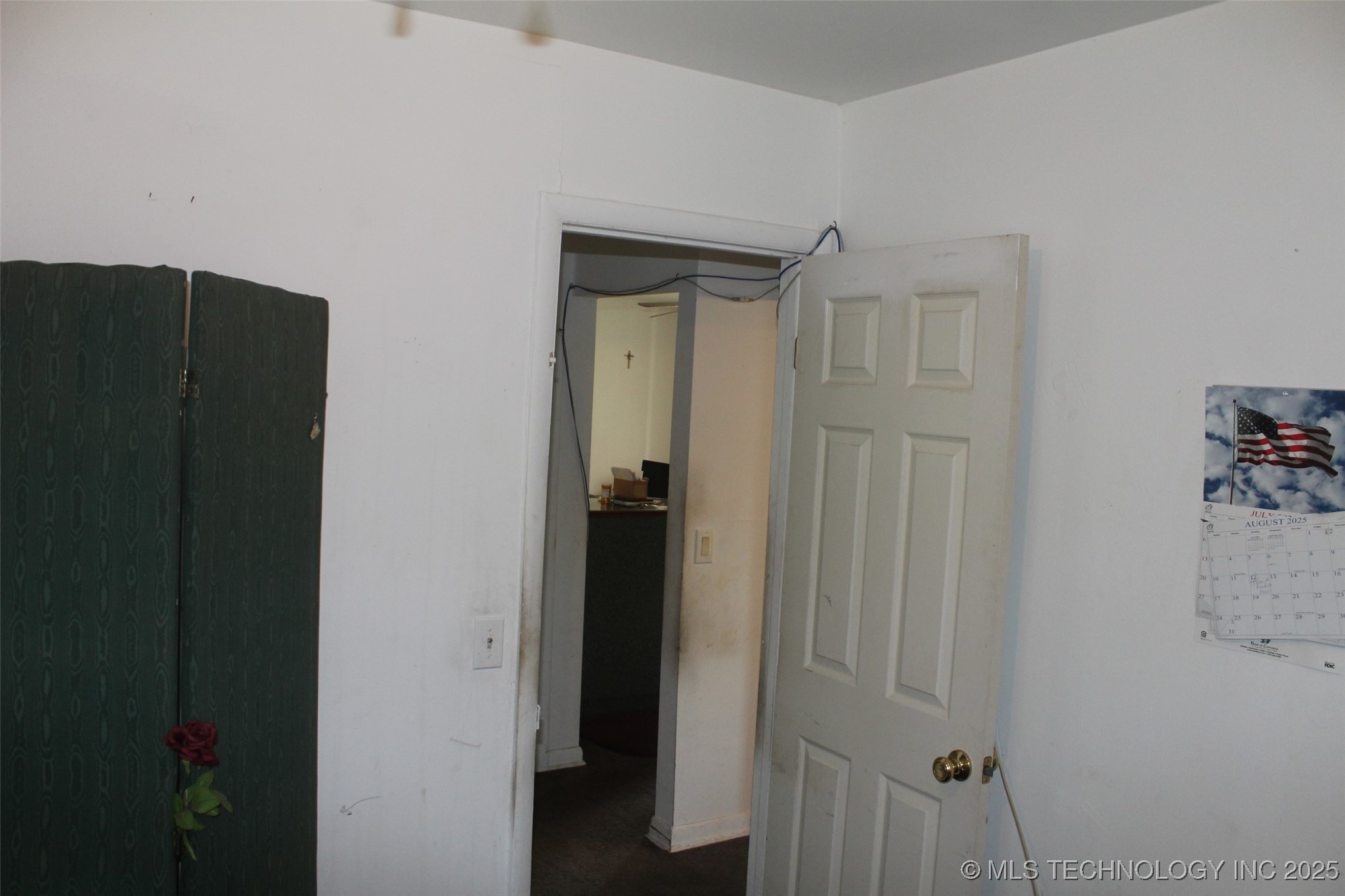 113 Commercial Street W Property Photo 10