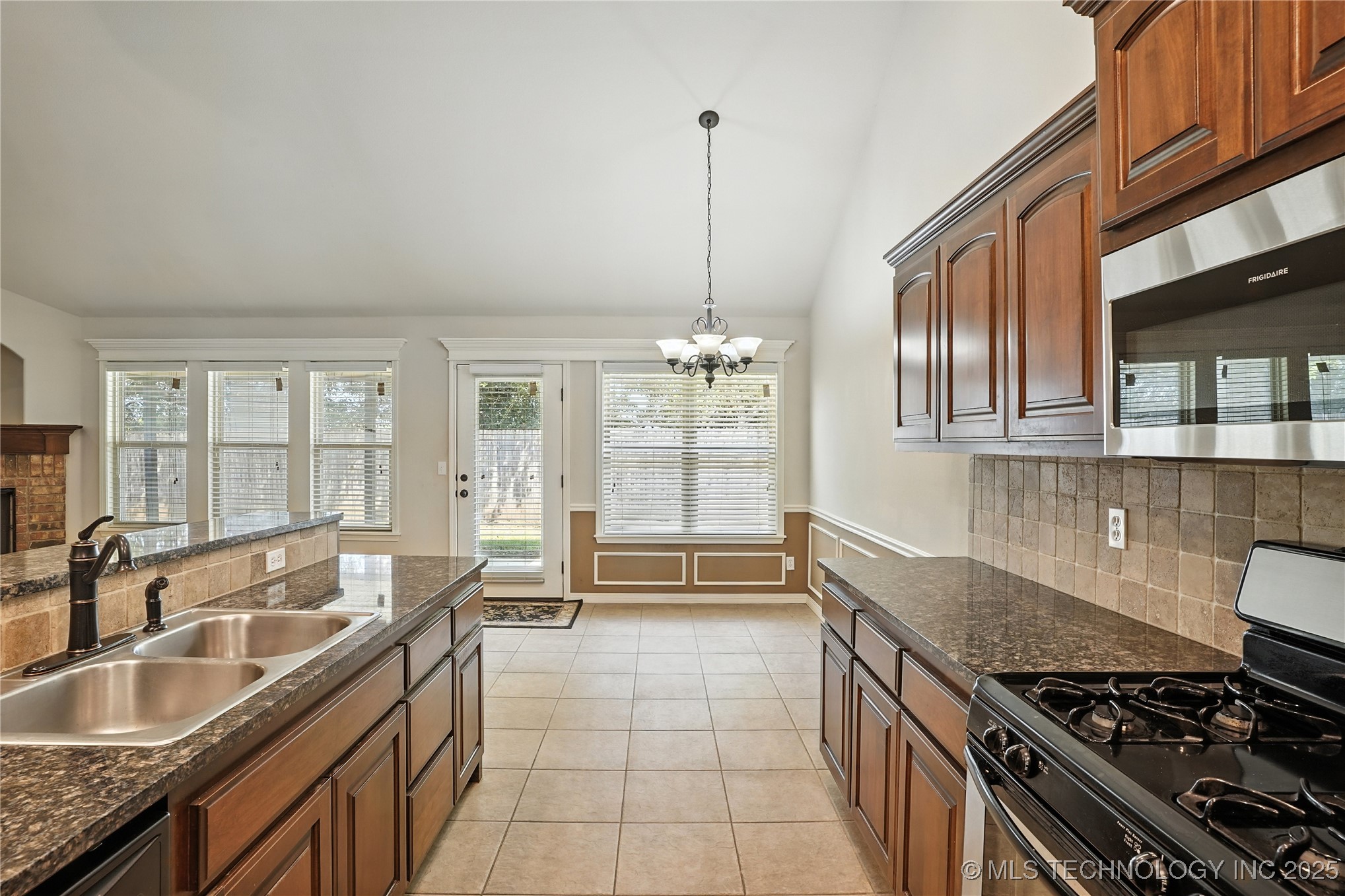 12809 E 69th Street North Property Photo 14