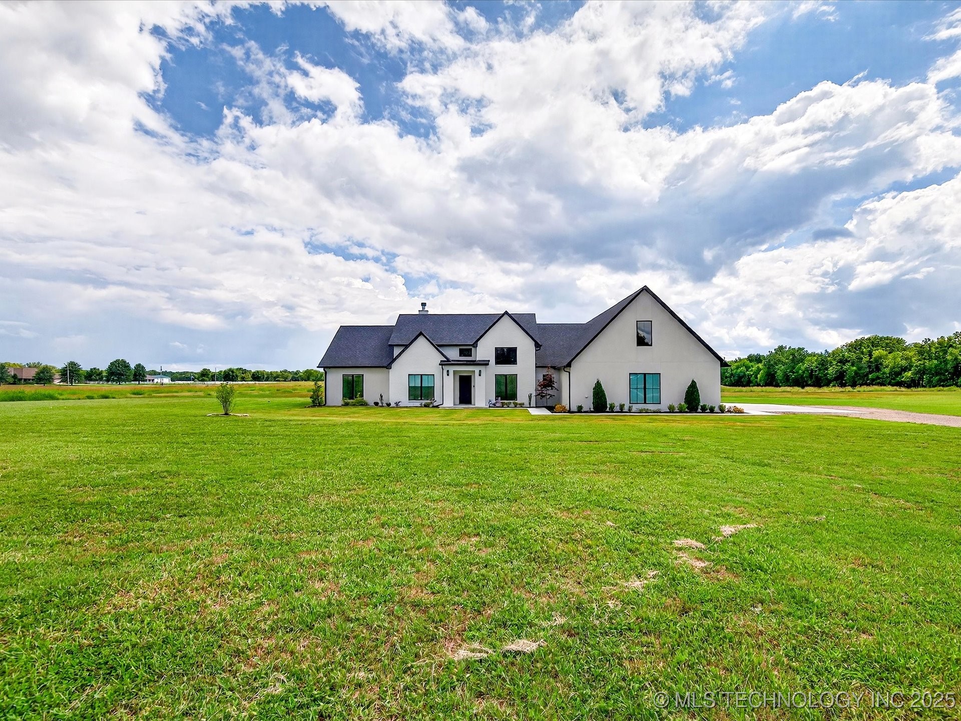 397911 W 2400 Road Property Photo 3