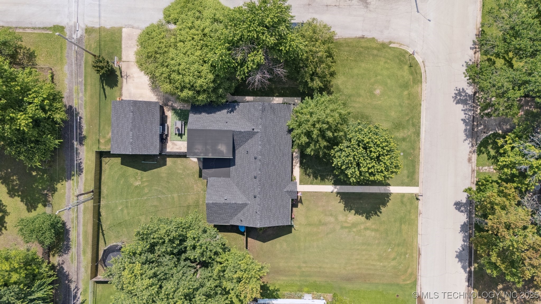 403 E Freeport Street Property Photo 2