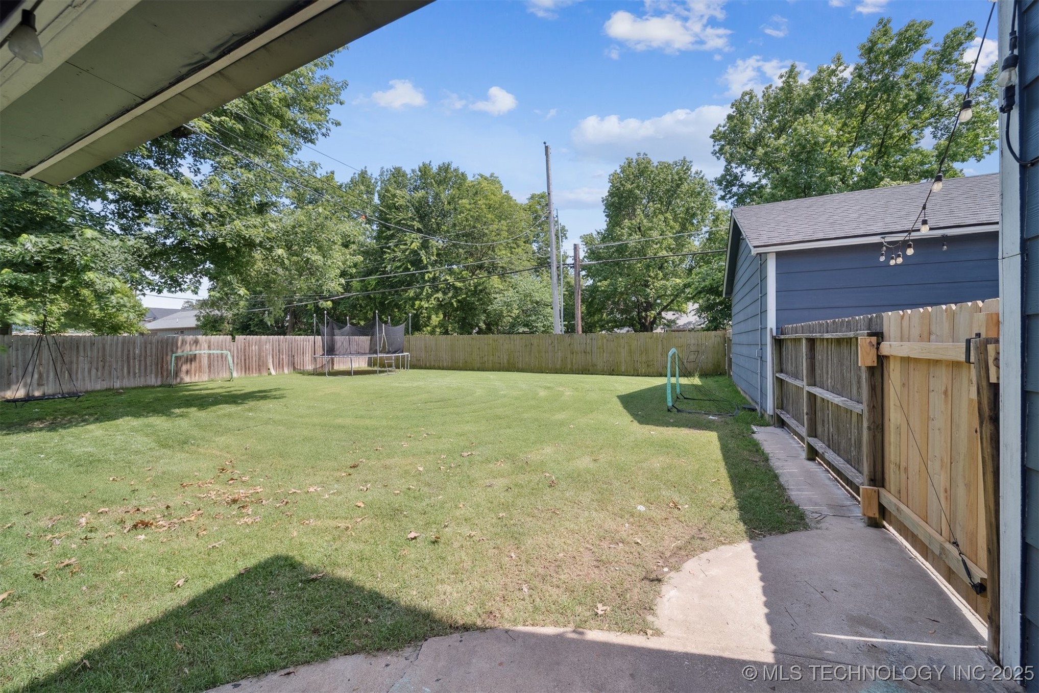 403 E Freeport Street Property Photo 29