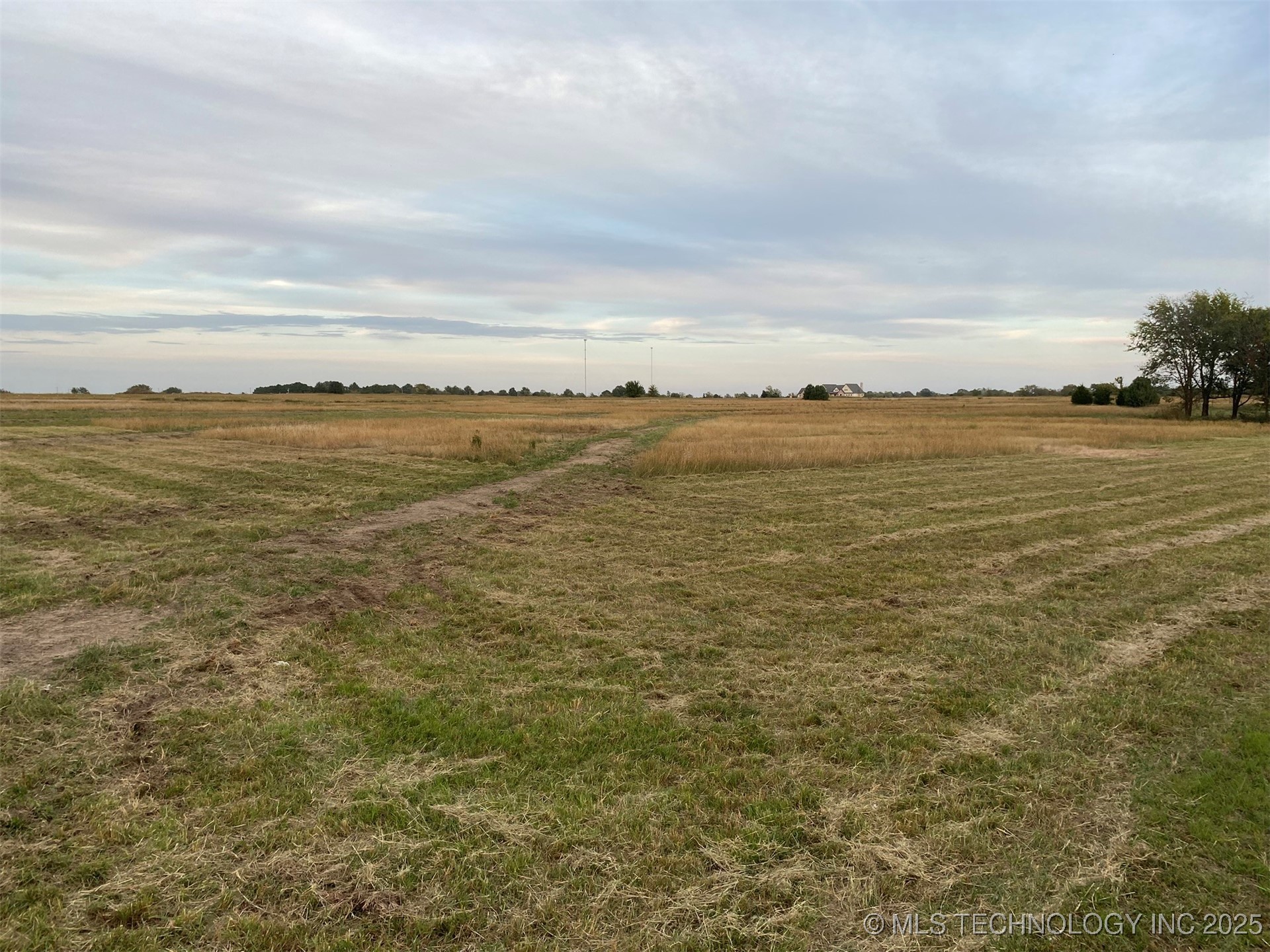 27 N Gaither Street Property Photo 1