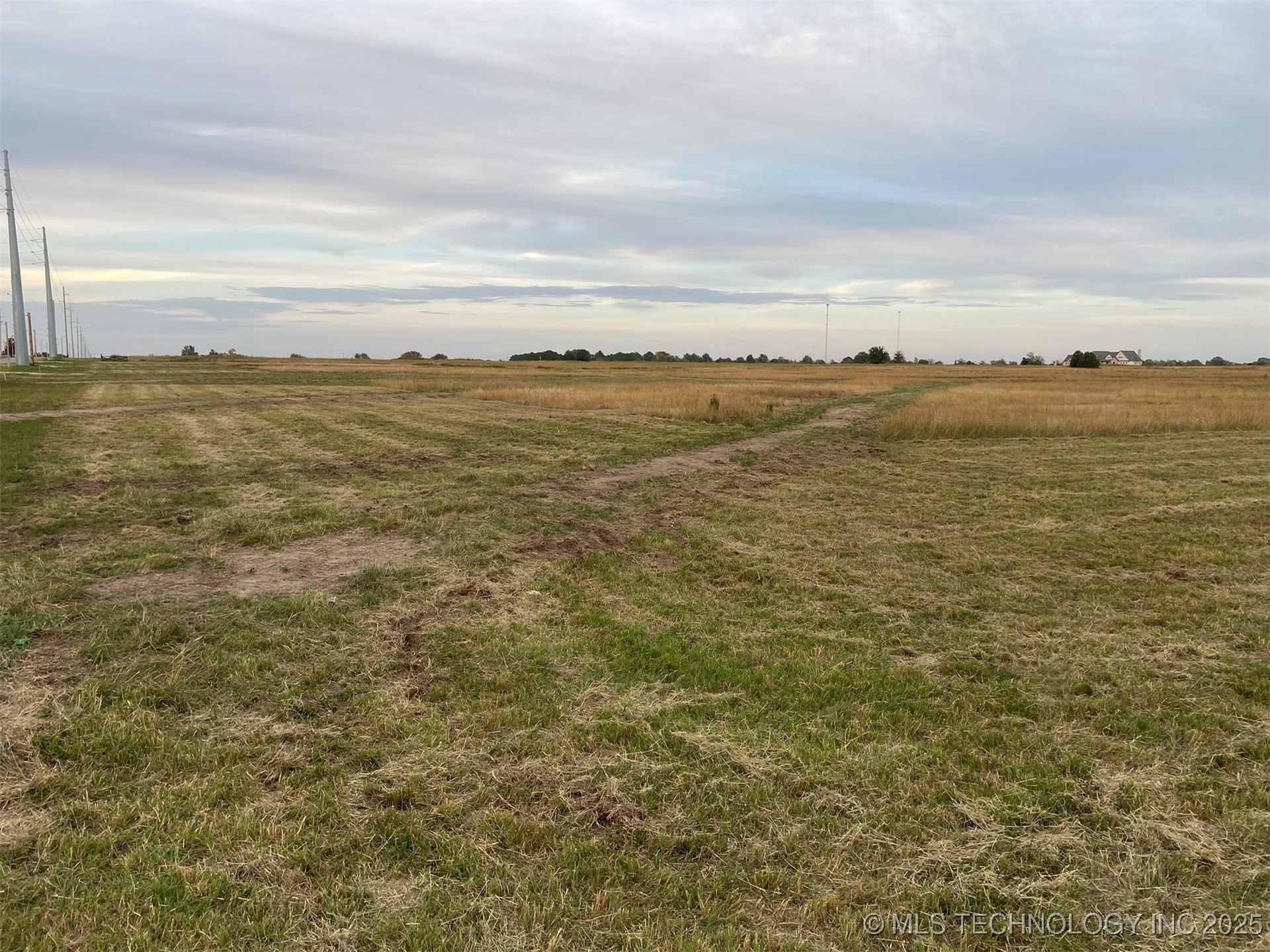 27 N Gaither Street Property Photo 3