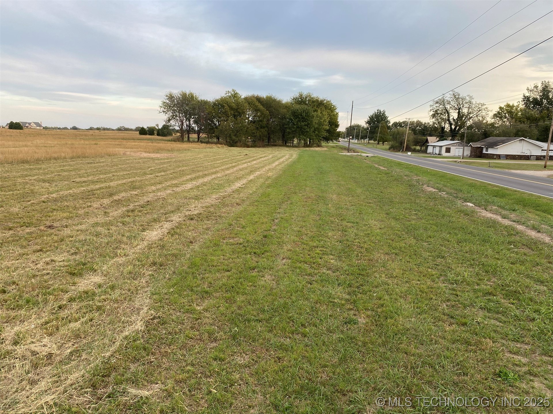 27 N Gaither Street Property Photo 4