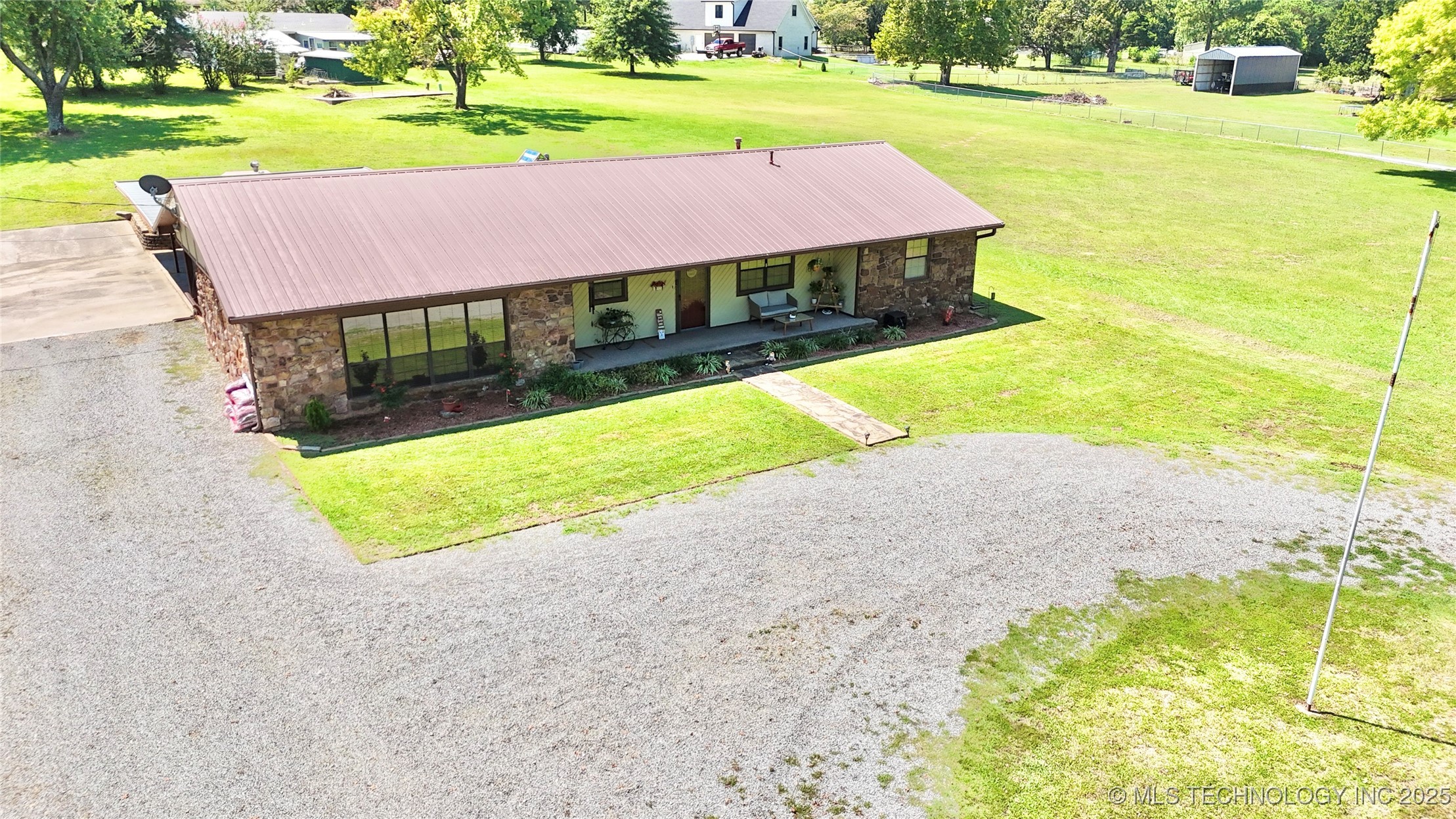 1710 E Old Military Road Property Photo 2