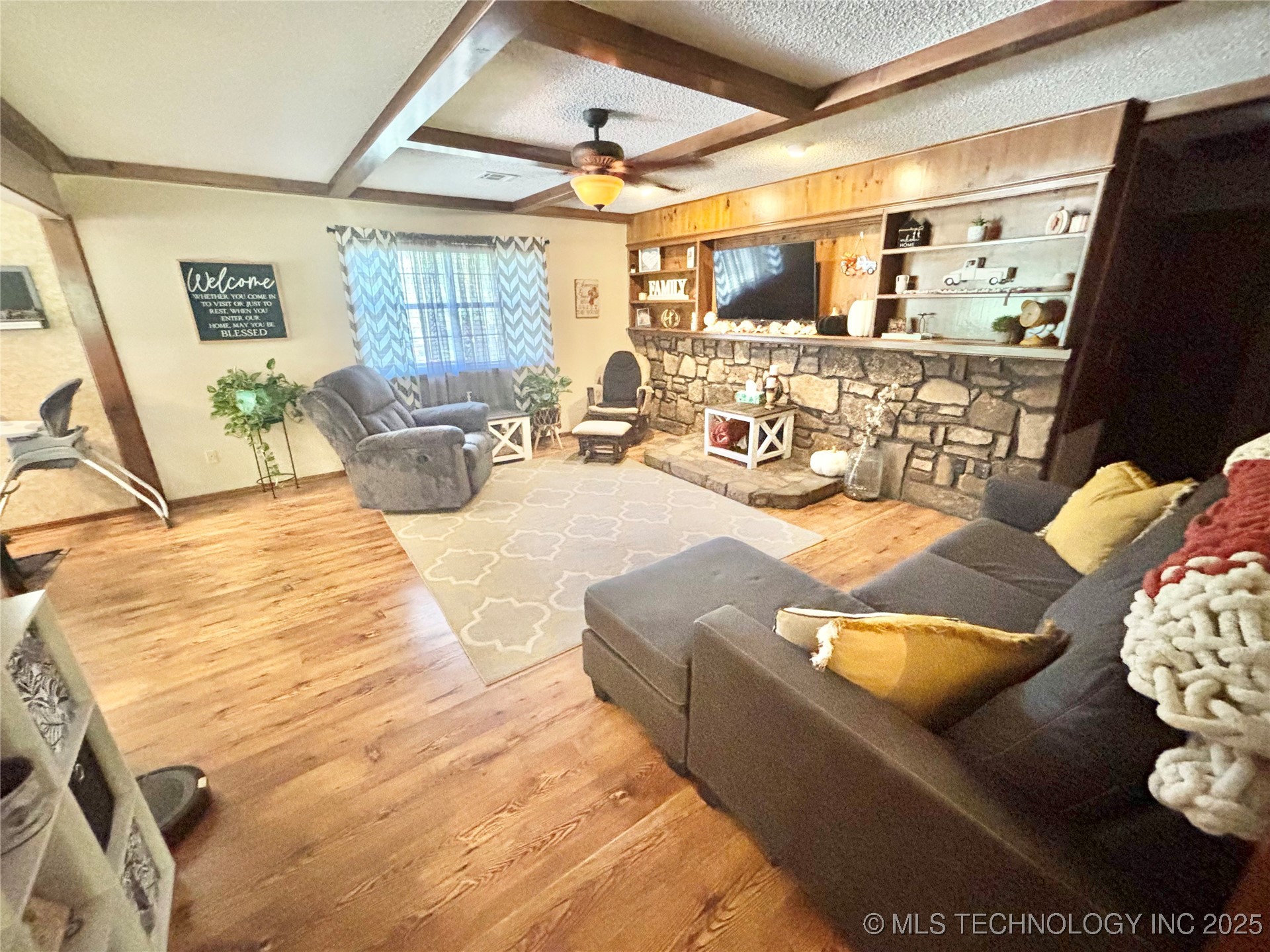 1710 E Old Military Road Property Photo 7