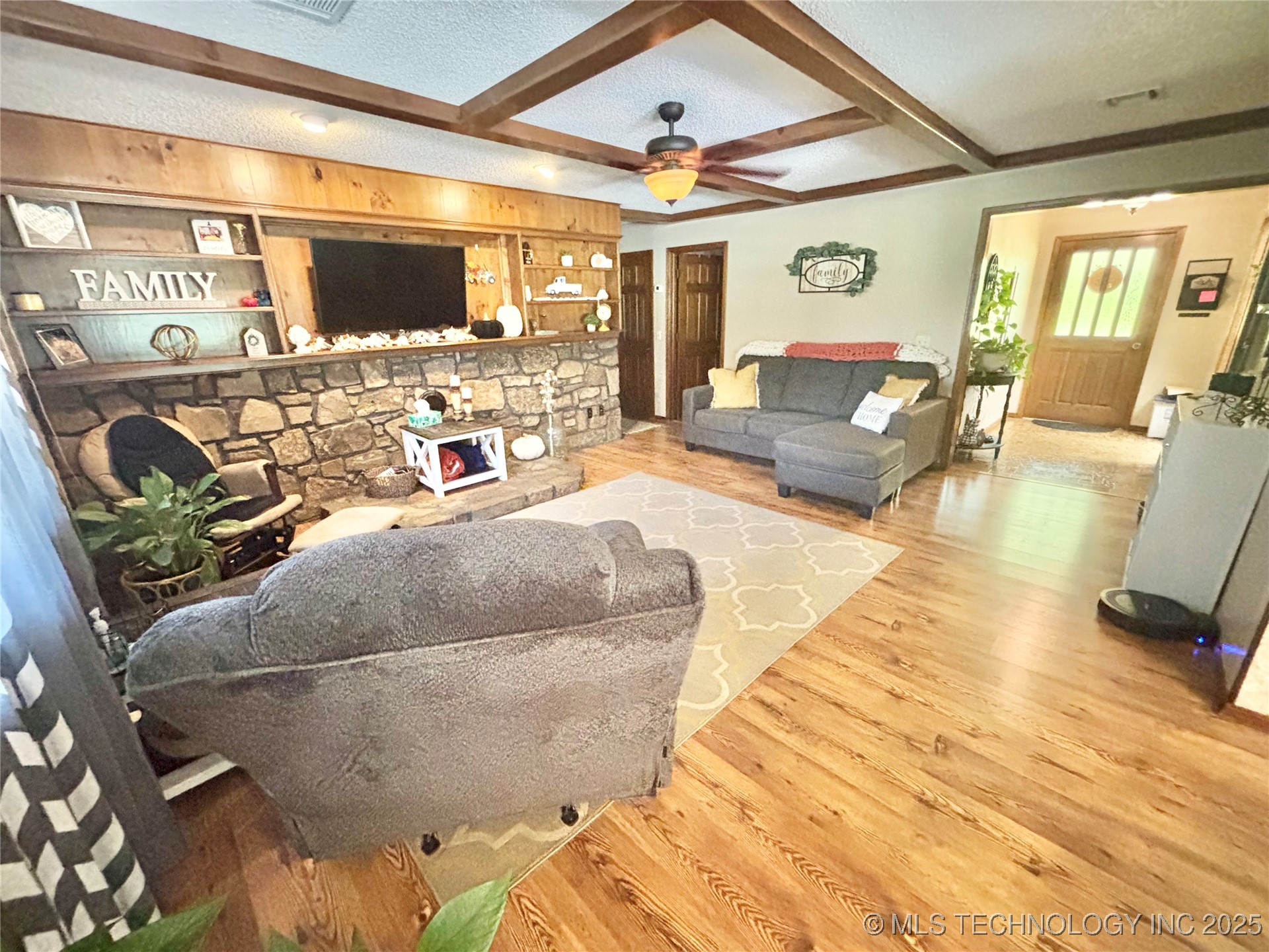 1710 E Old Military Road Property Photo 8