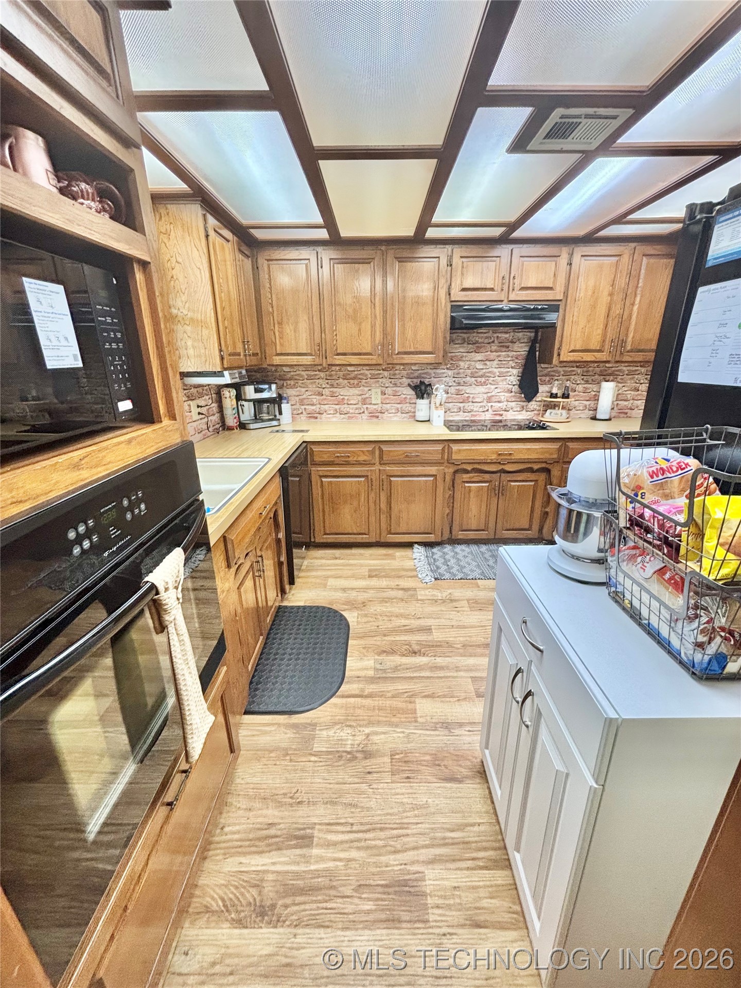 1710 E Old Military Road Property Photo 10