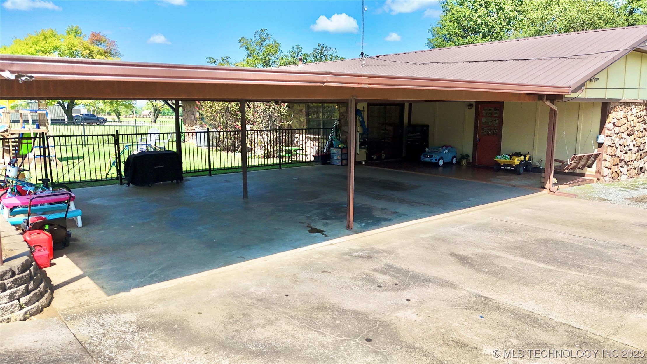 1710 E Old Military Road Property Photo 34