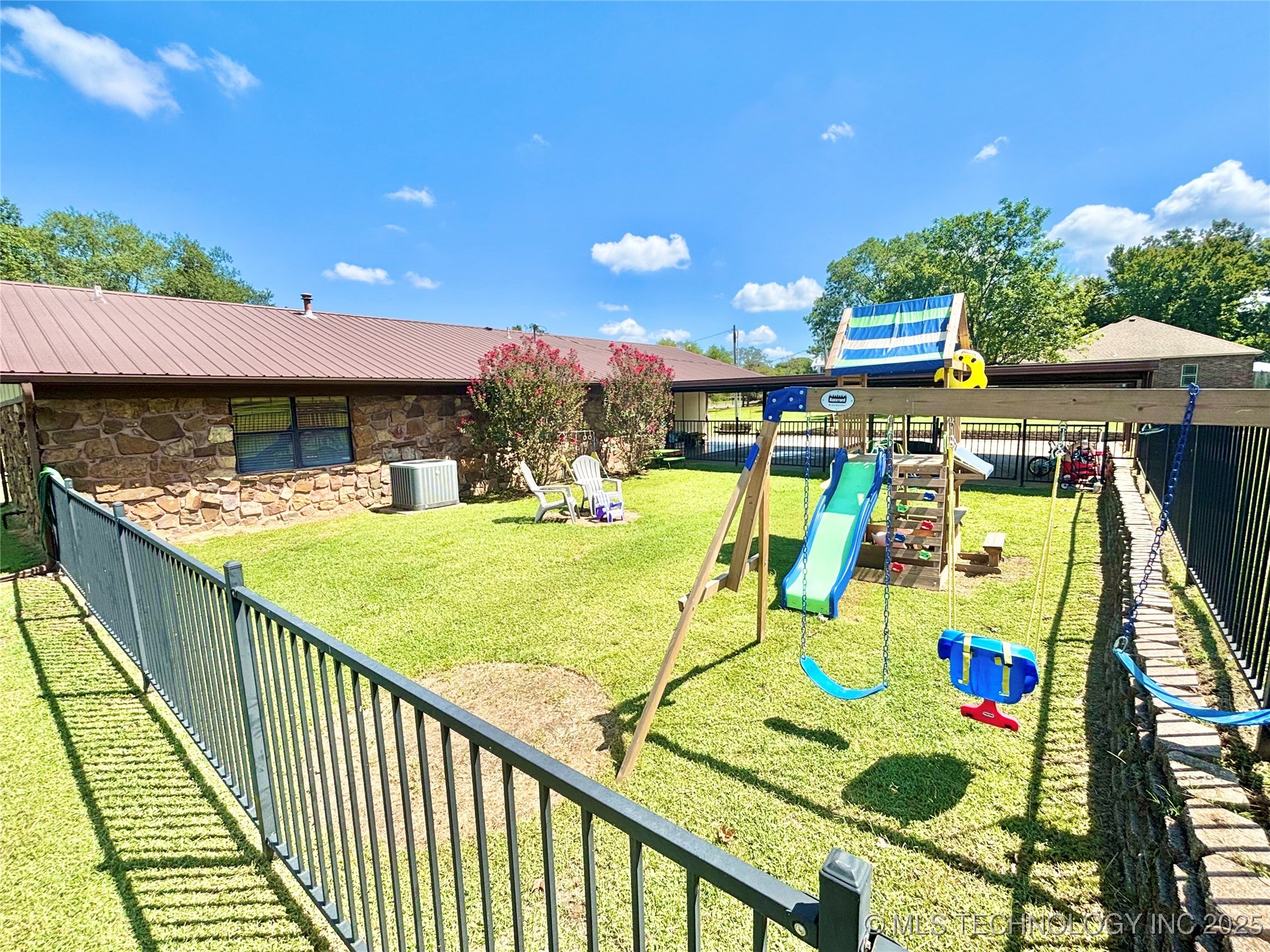 1710 E Old Military Road Property Photo 35