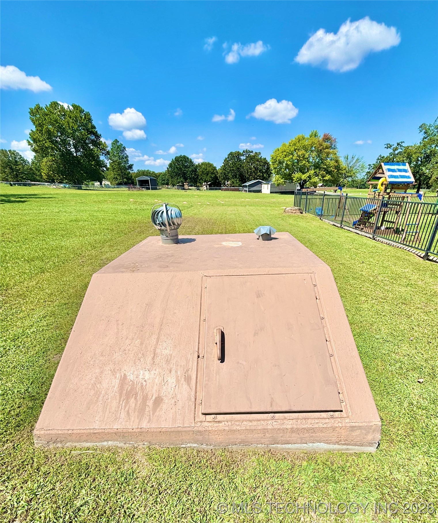 1710 E Old Military Road Property Photo 37