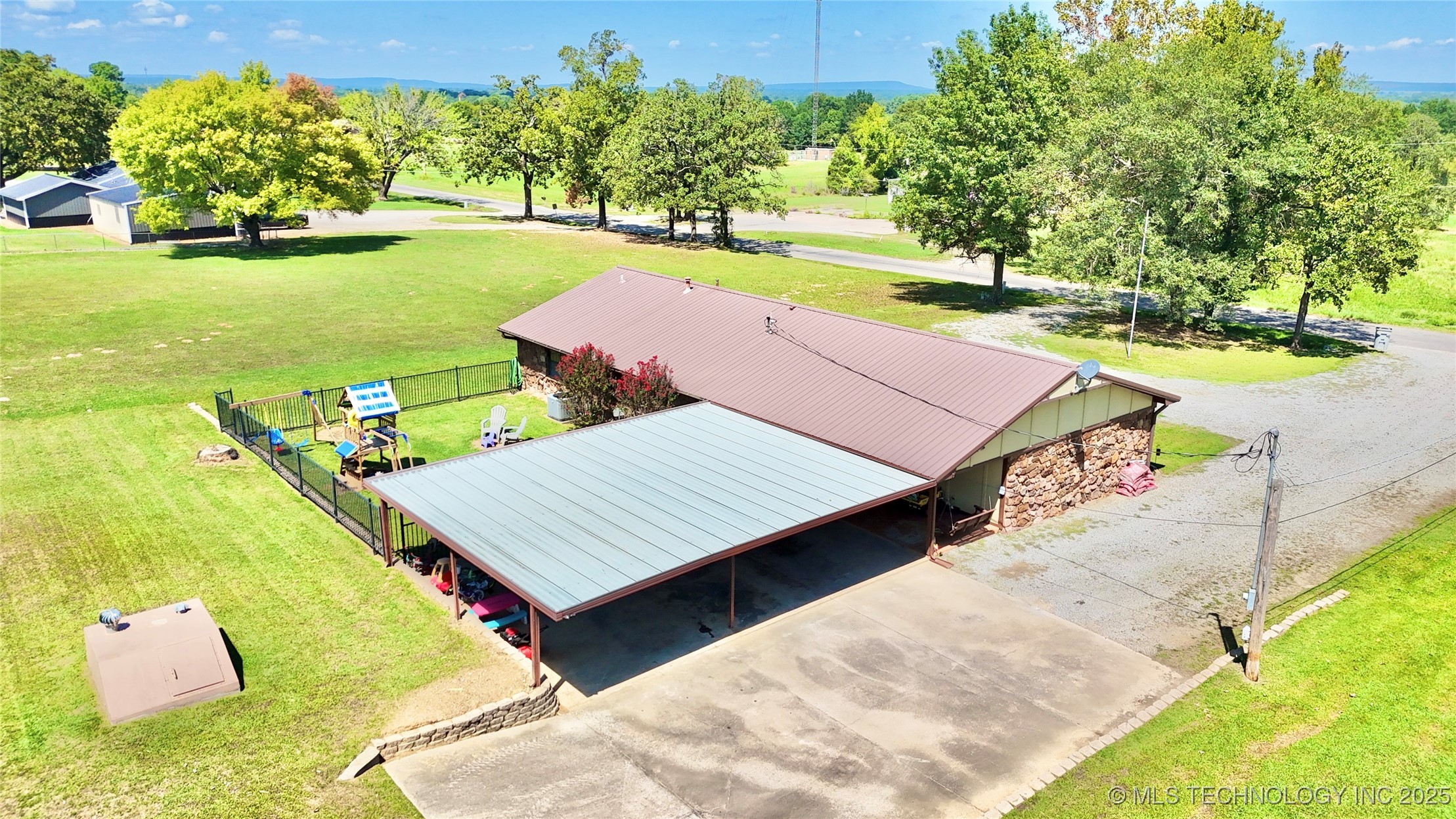 1710 E Old Military Road Property Photo 38