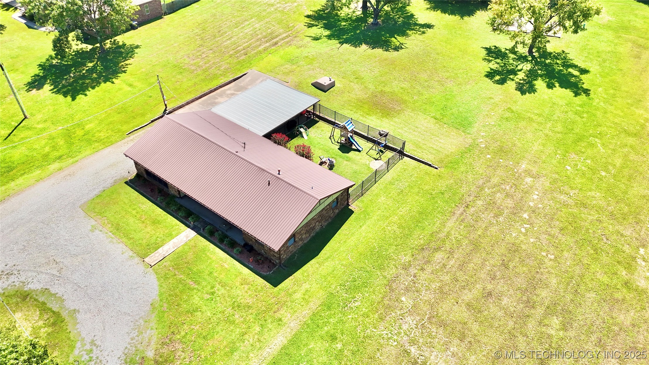 1710 E Old Military Road Property Photo 42