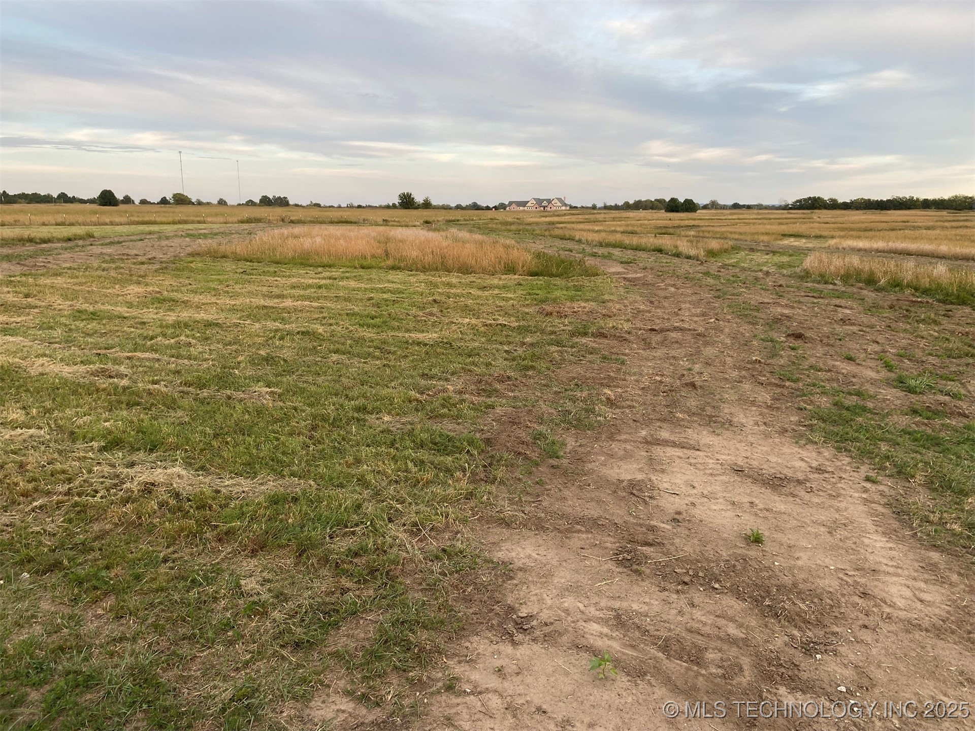 137 N Gaither Road Property Photo 4