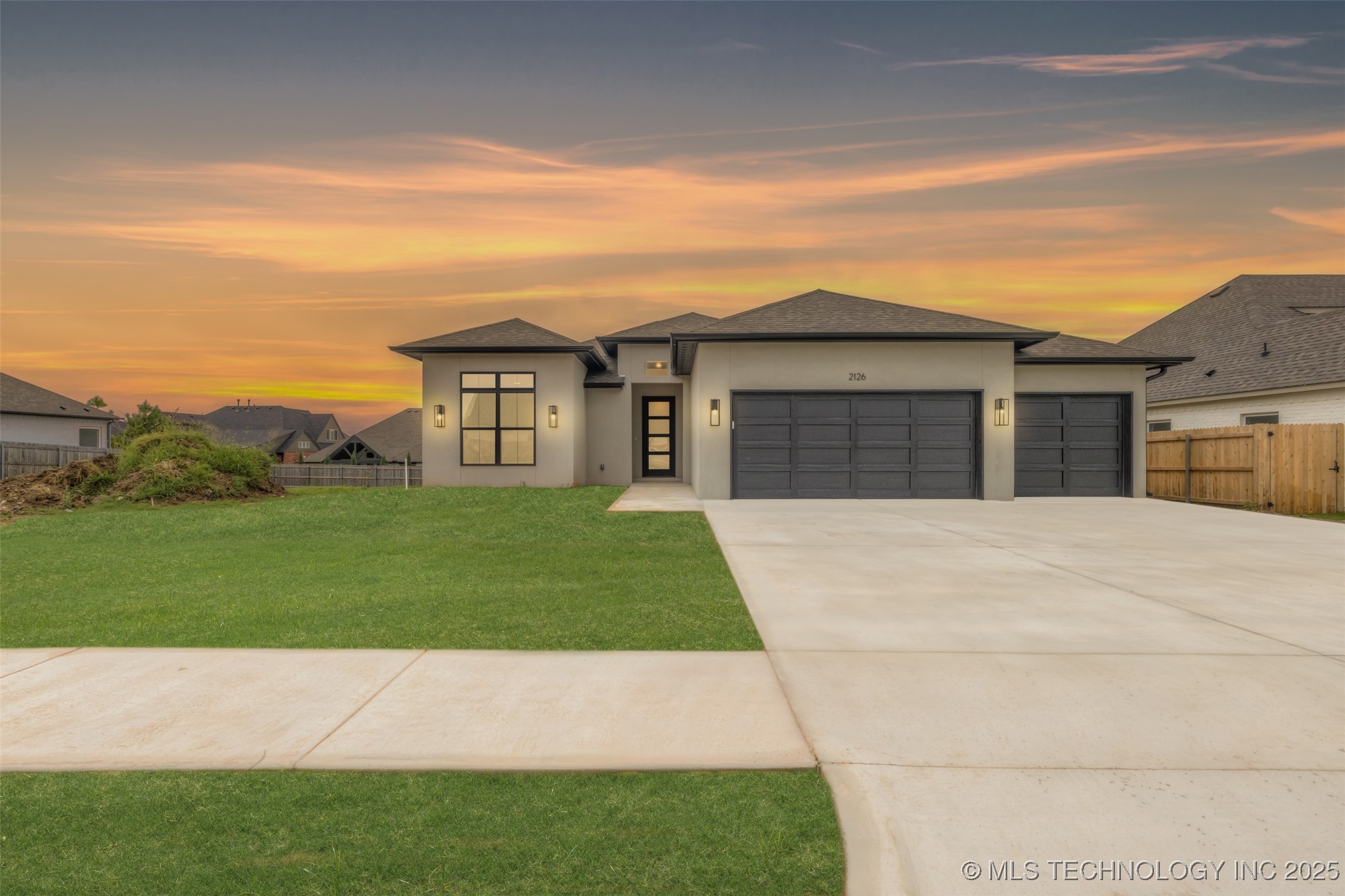 2126 E 138th Street S Property Photo 1