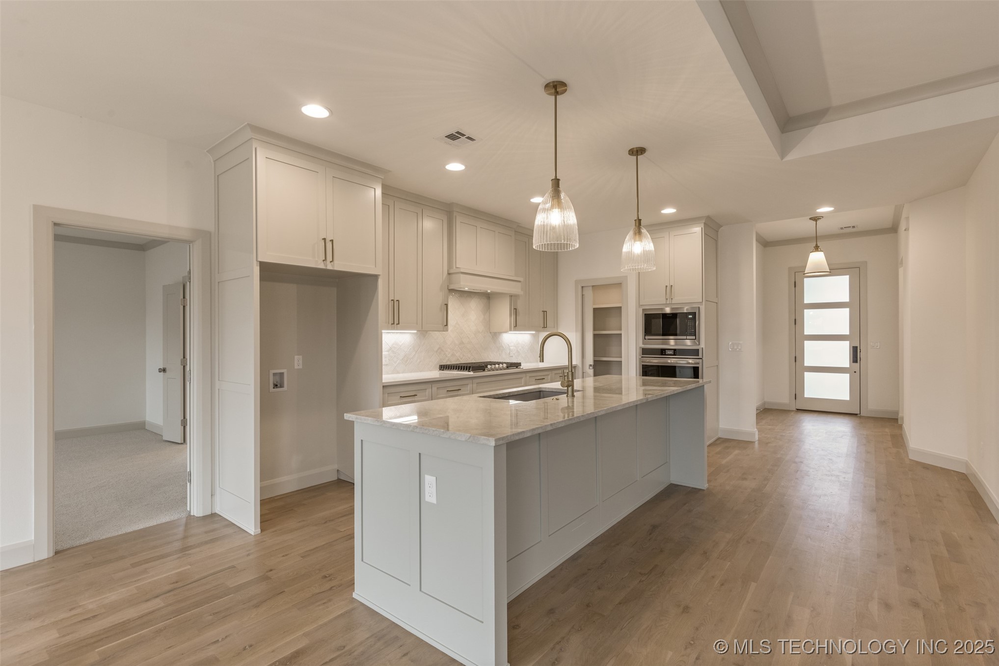 2126 E 138th Street S Property Photo 14