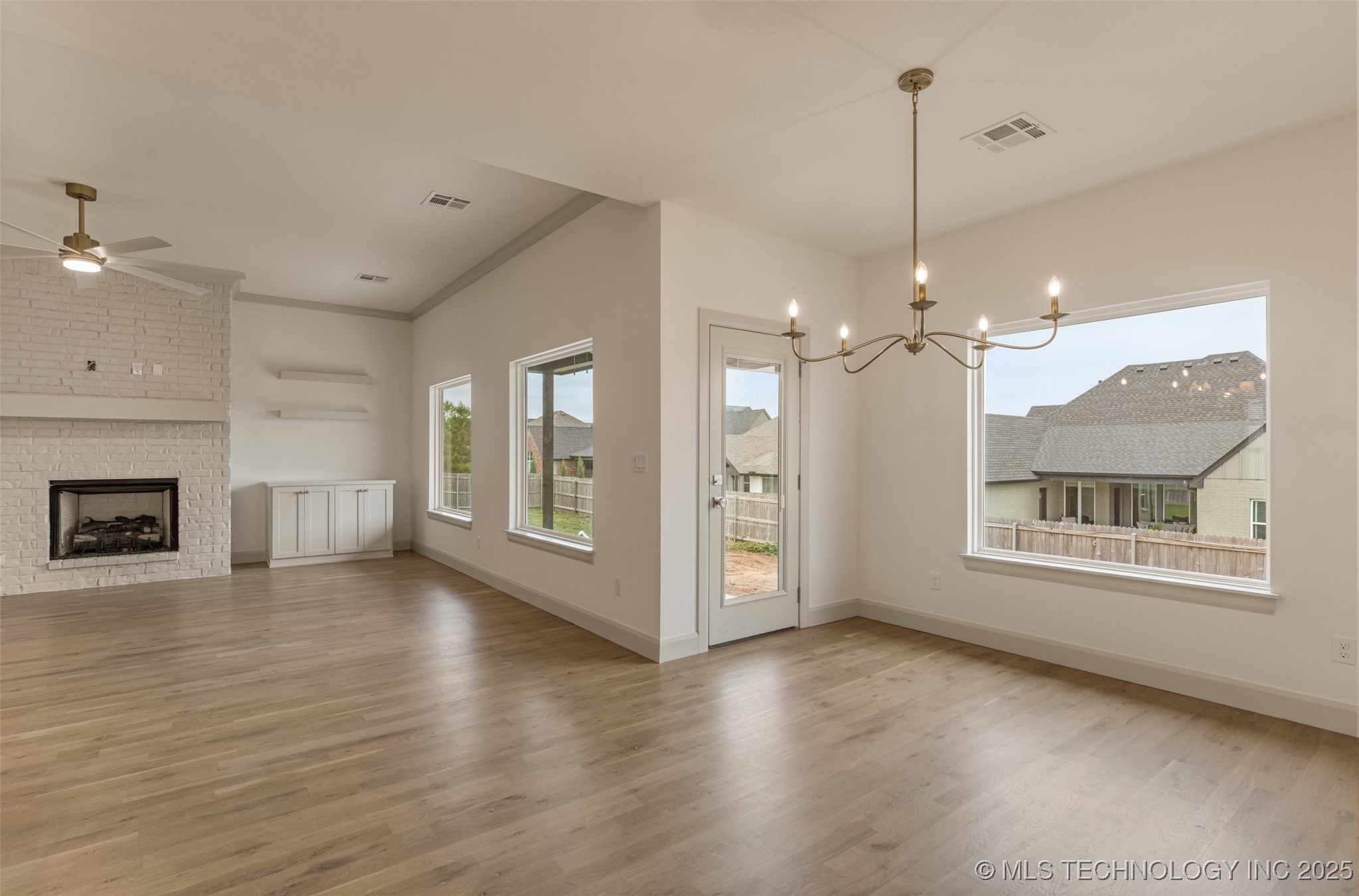 2126 E 138th Street S Property Photo 18