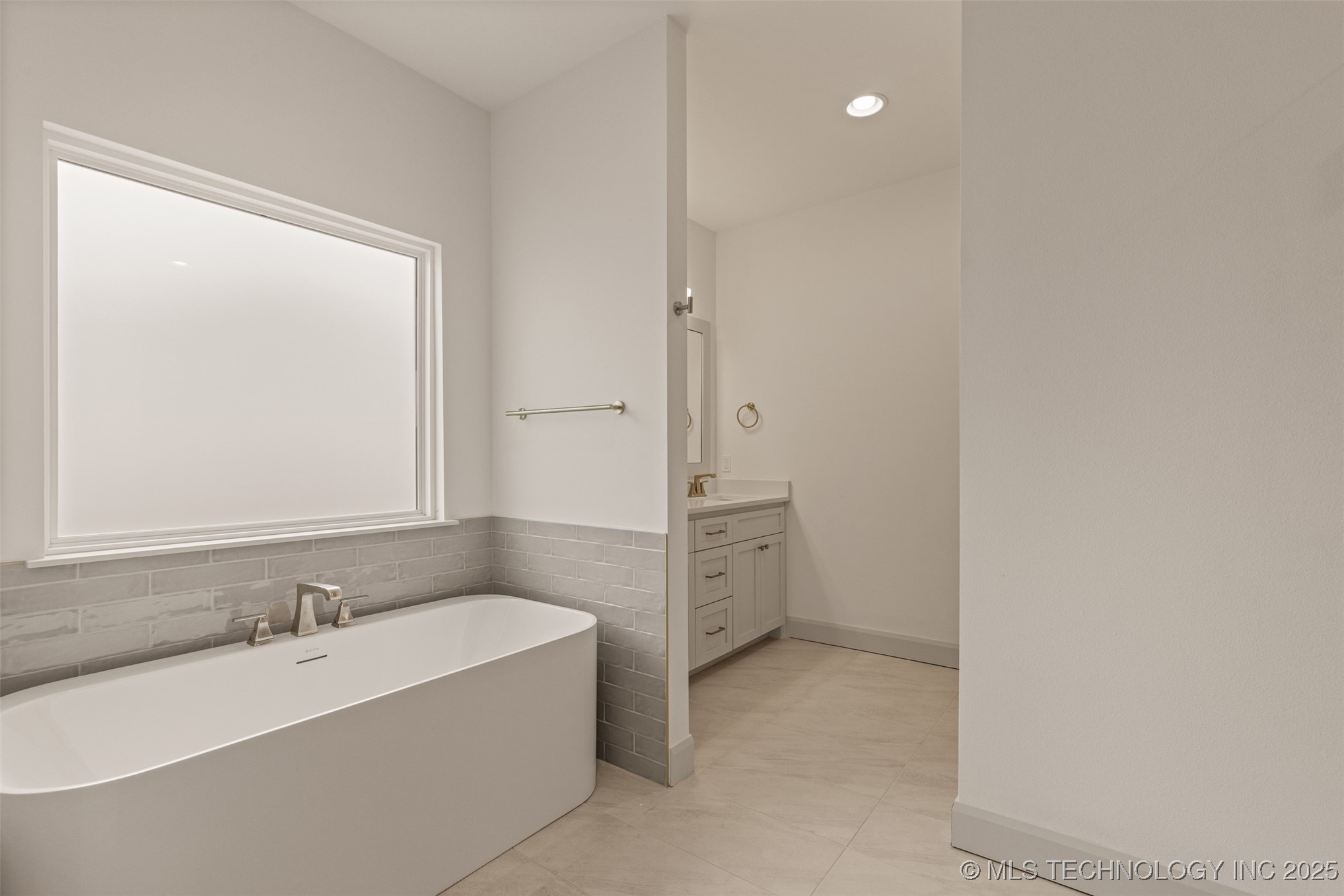 2126 E 138th Street S Property Photo 24