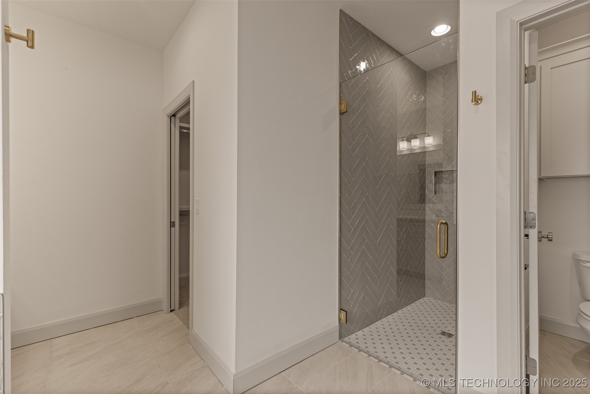 2126 E 138th Street S Property Photo 25