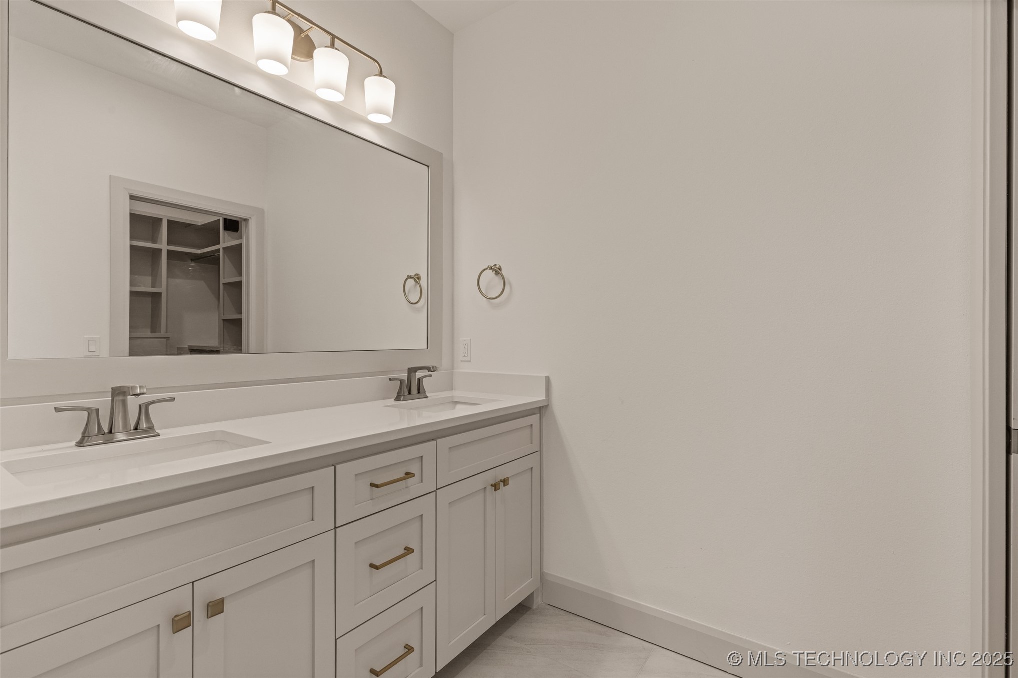 2126 E 138th Street S Property Photo 27