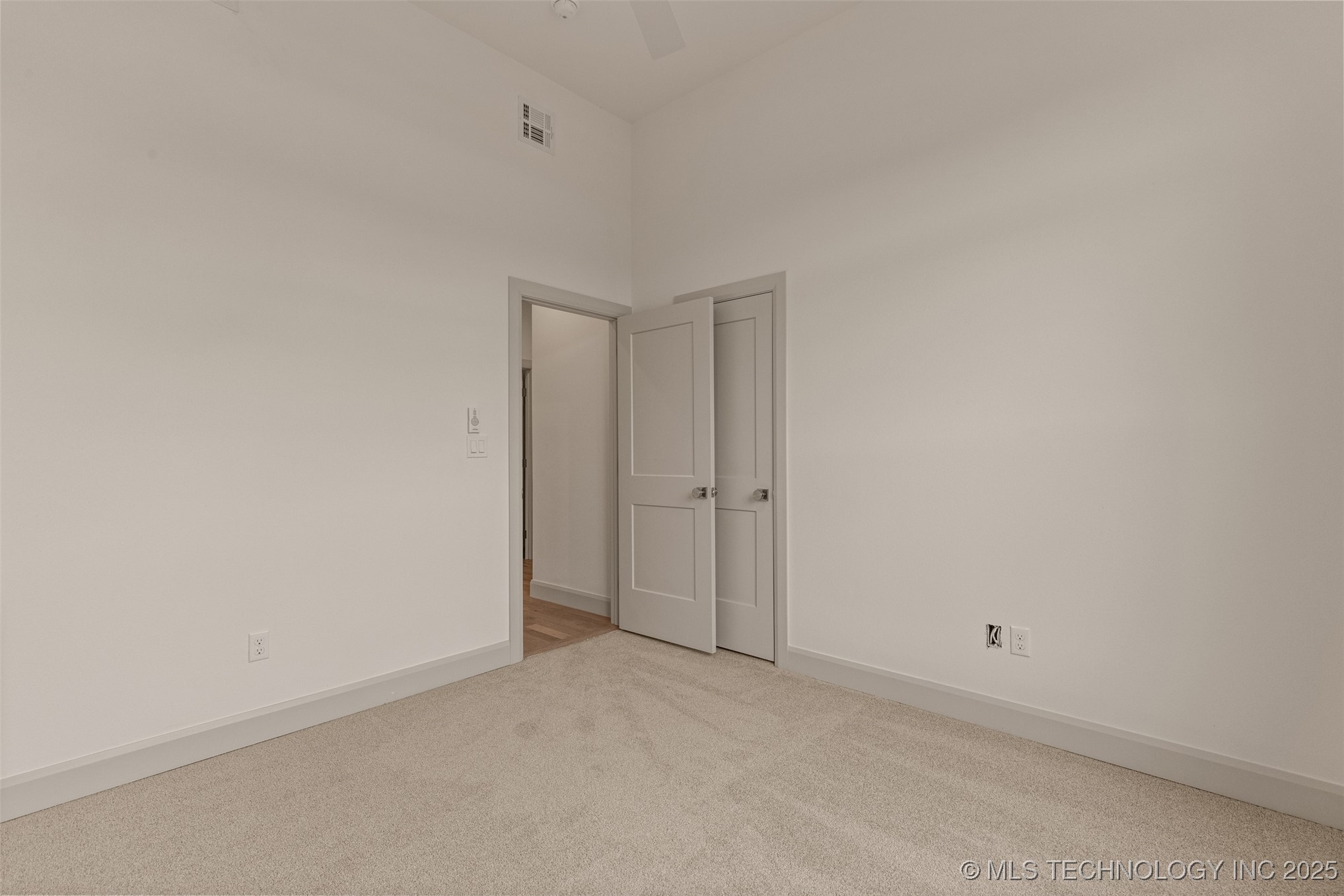 2126 E 138th Street S Property Photo 37