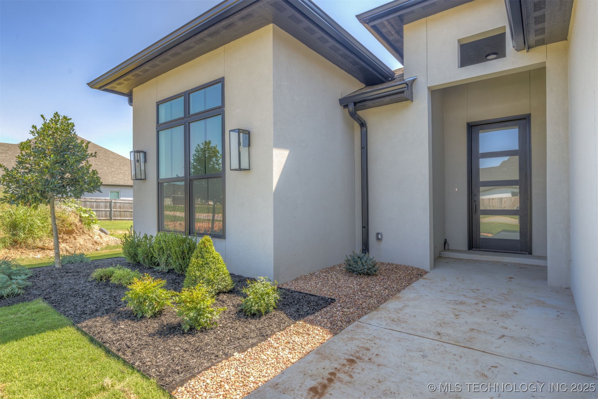 2126 E 138th Street S Property Photo 41