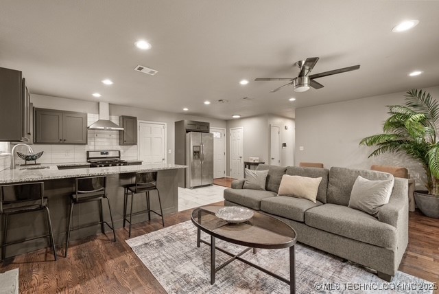 10704 E 26th Street Property Photo 8