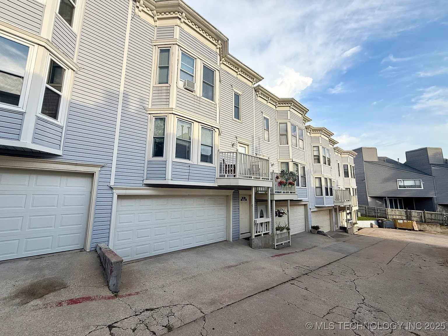 766 W 13th Street C-15 Property Photo 3