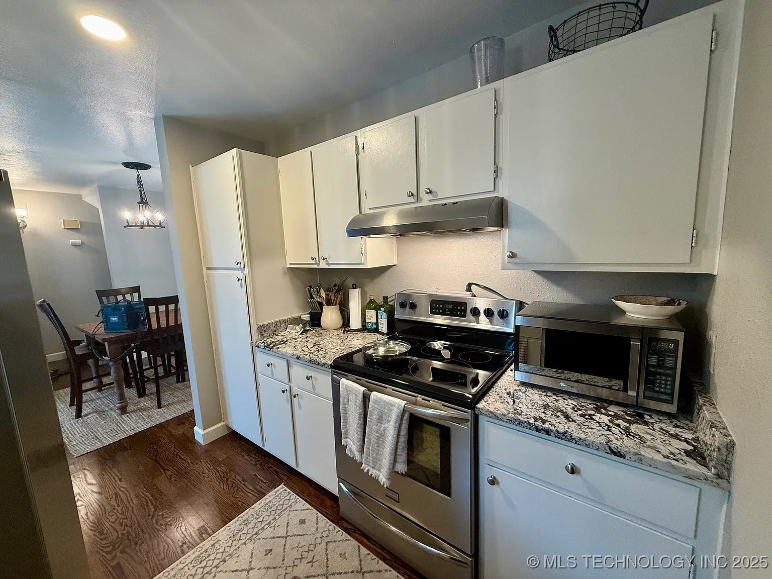 766 W 13th Street C-15 Property Photo 12