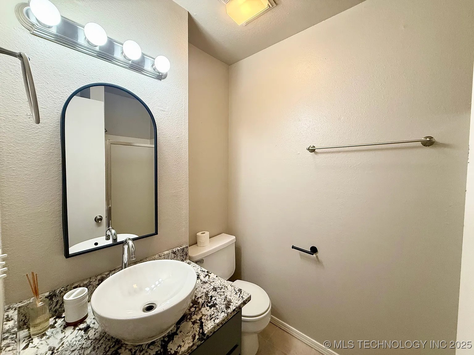 766 W 13th Street C-15 Property Photo 21