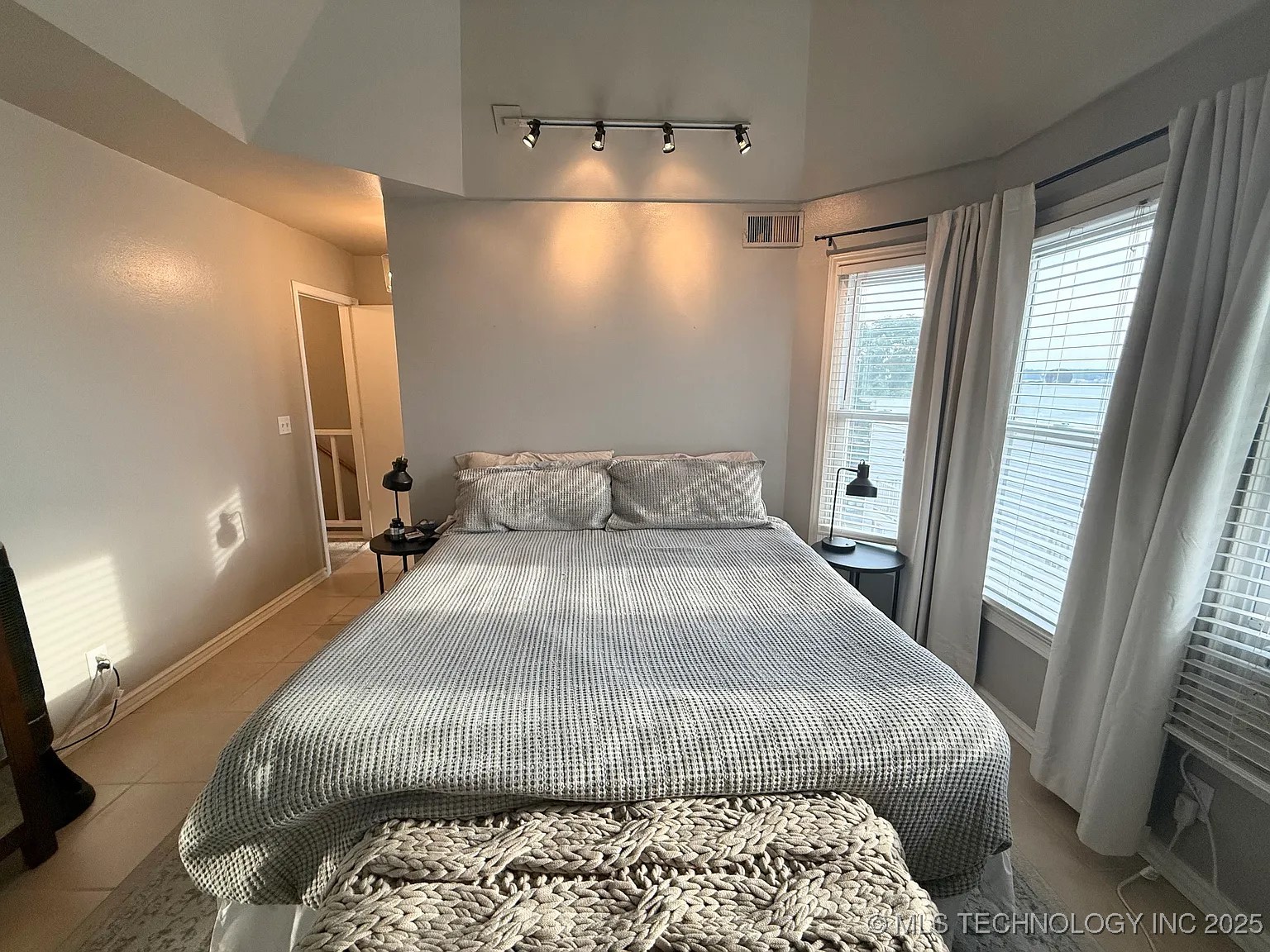 766 W 13th Street C-15 Property Photo 22