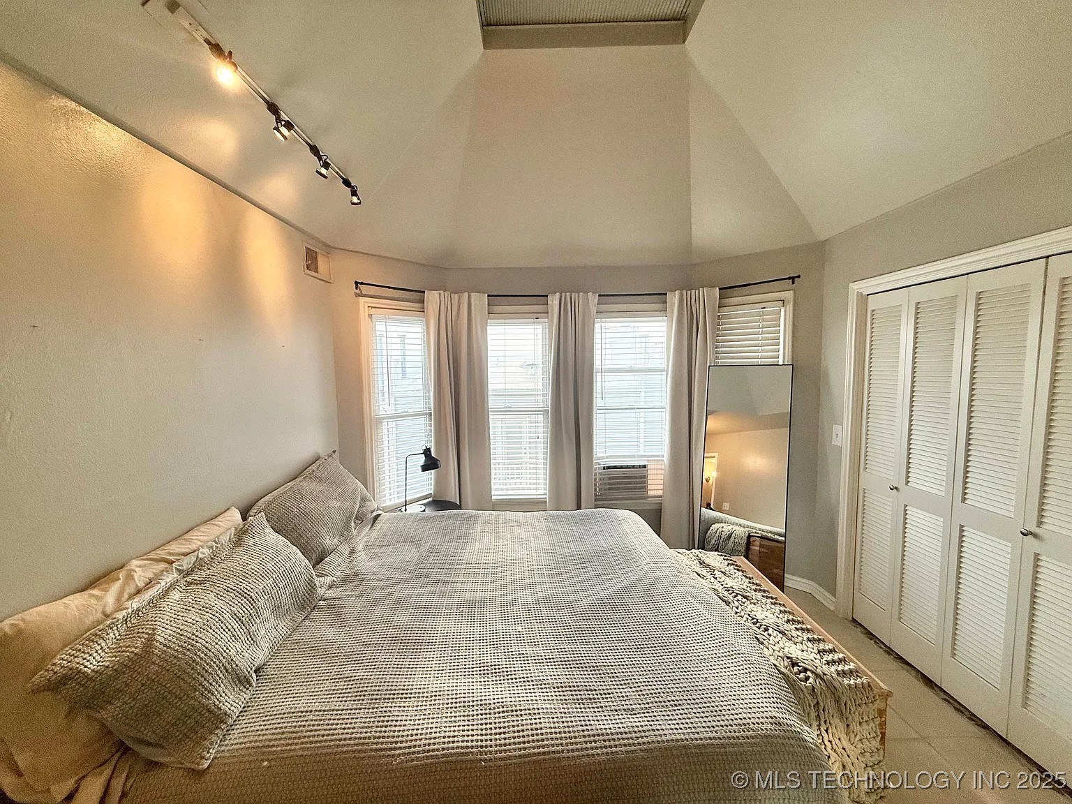 766 W 13th Street C-15 Property Photo 23