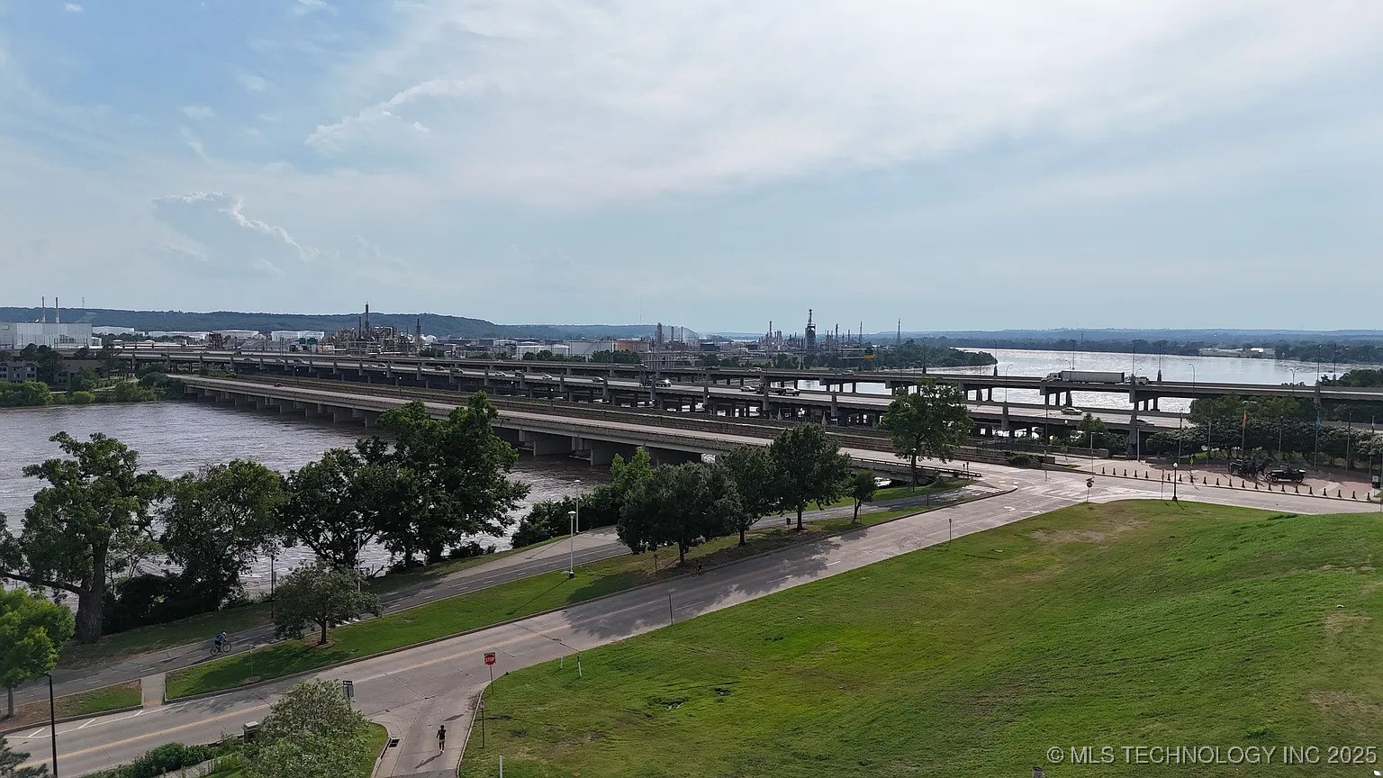 766 W 13th Street C-15 Property Photo 28