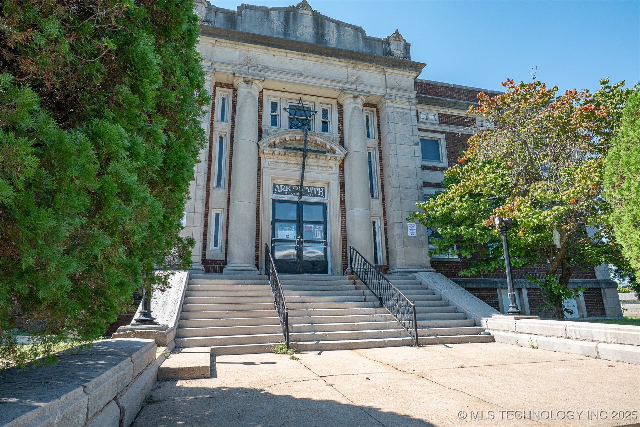 401 E Broadway Property Photo 4