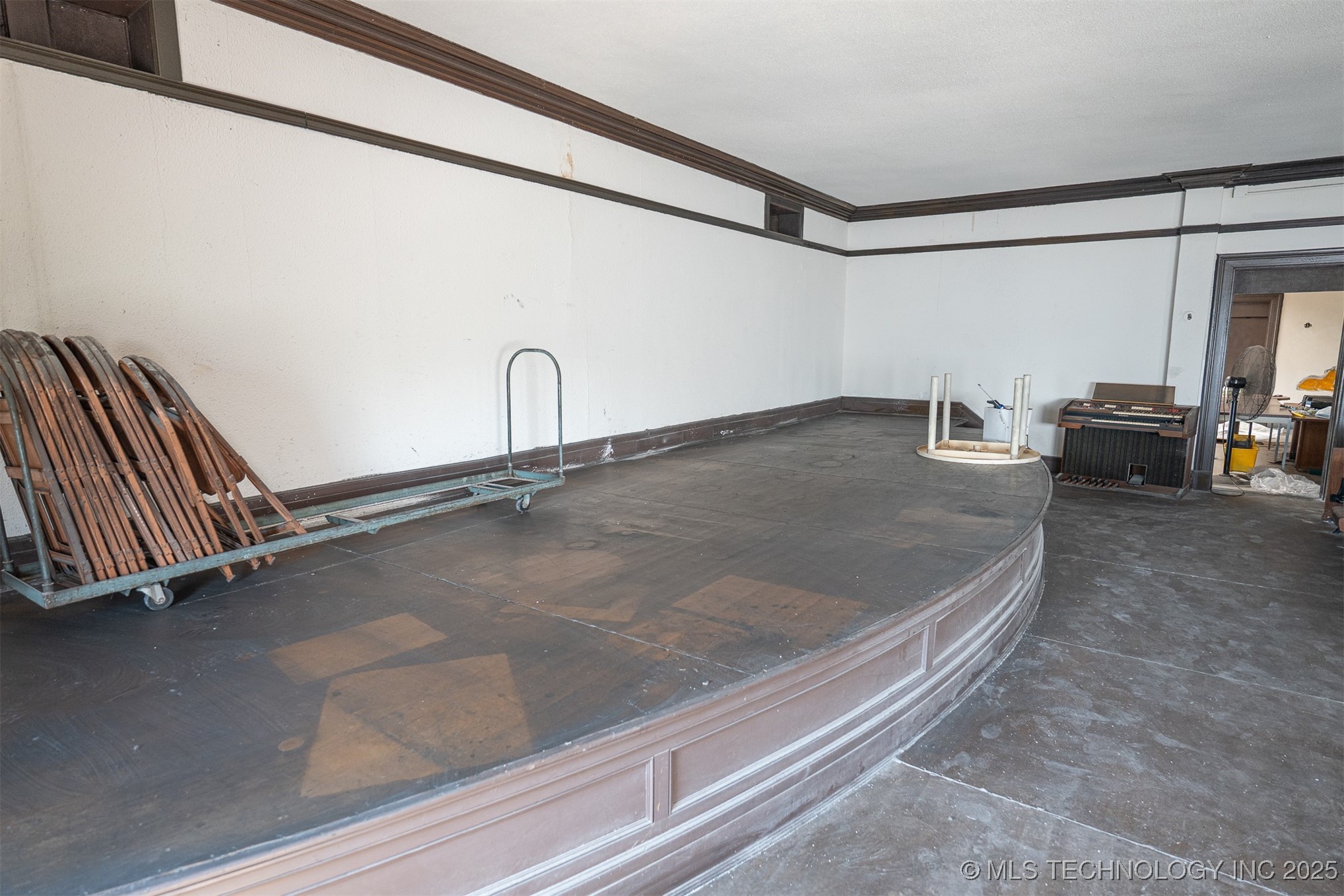 401 E Broadway Property Photo 28