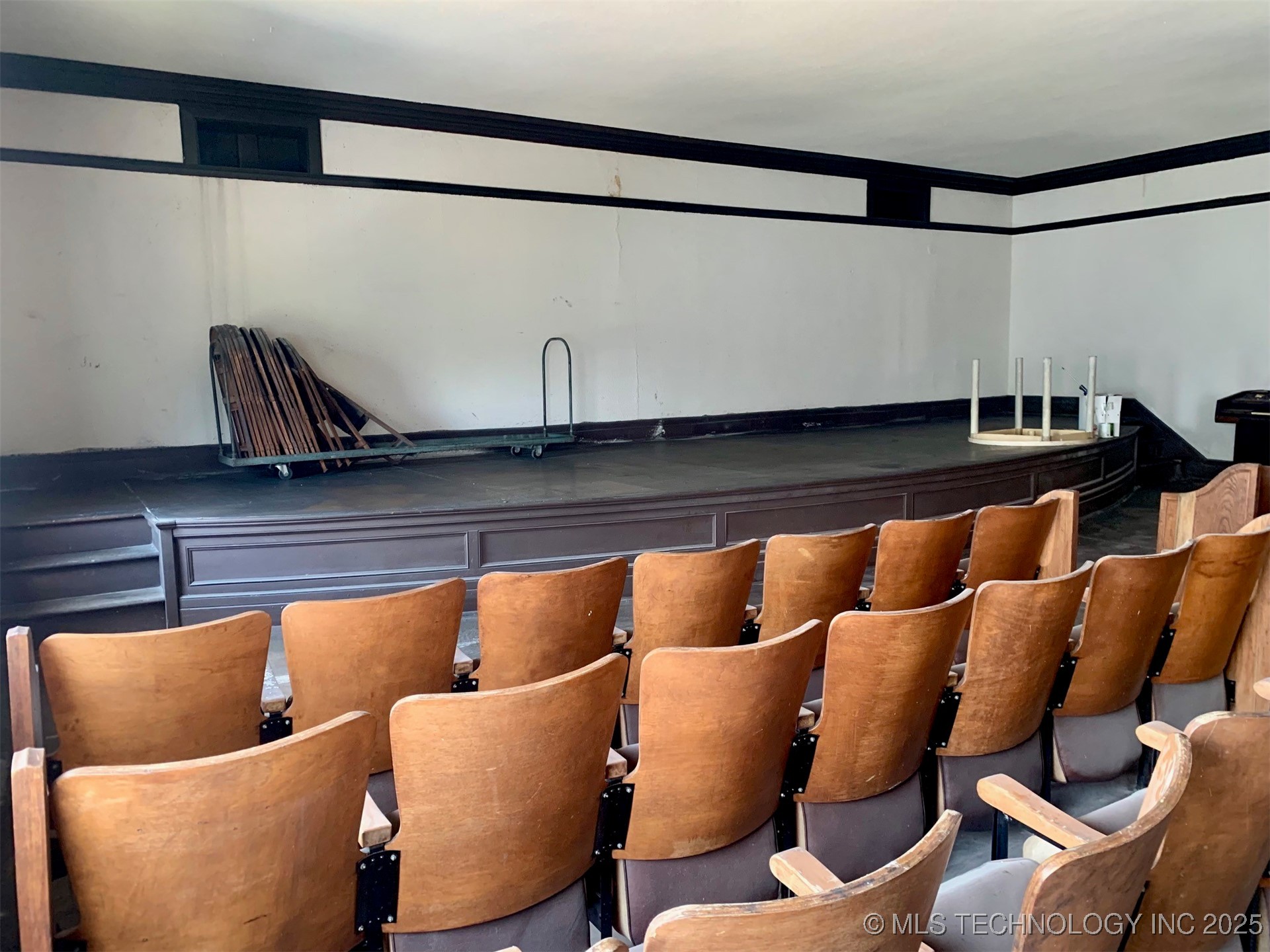 401 E Broadway Property Photo 30