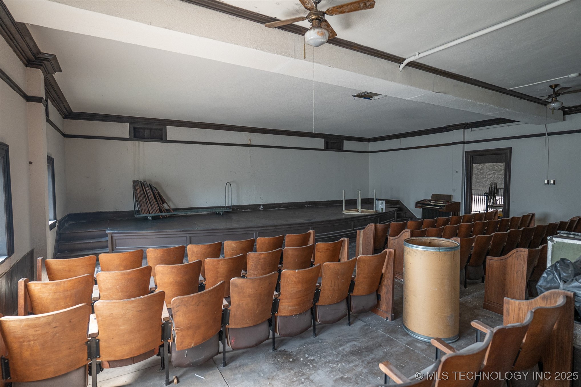 401 E Broadway Property Photo 31