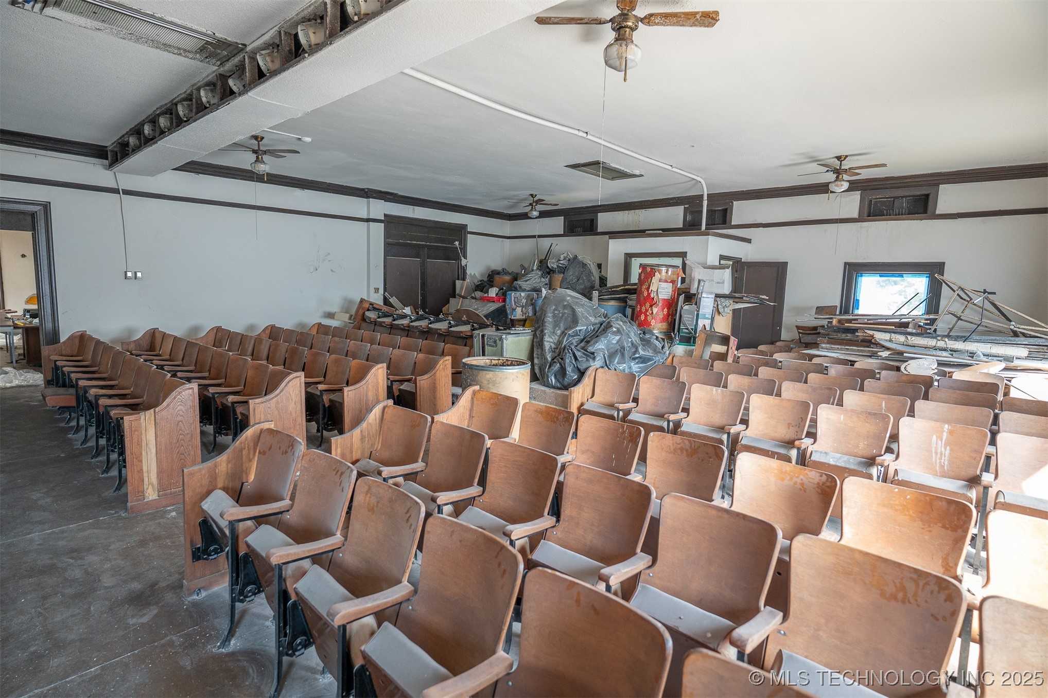 401 E Broadway Property Photo 32