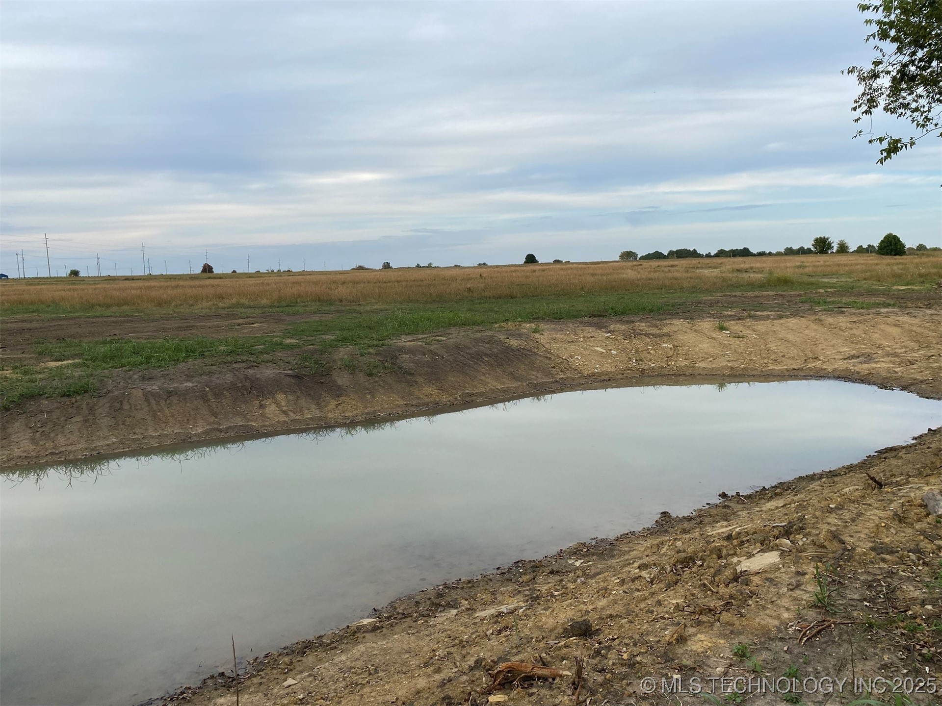 2121 N 1st Road Property Photo 6