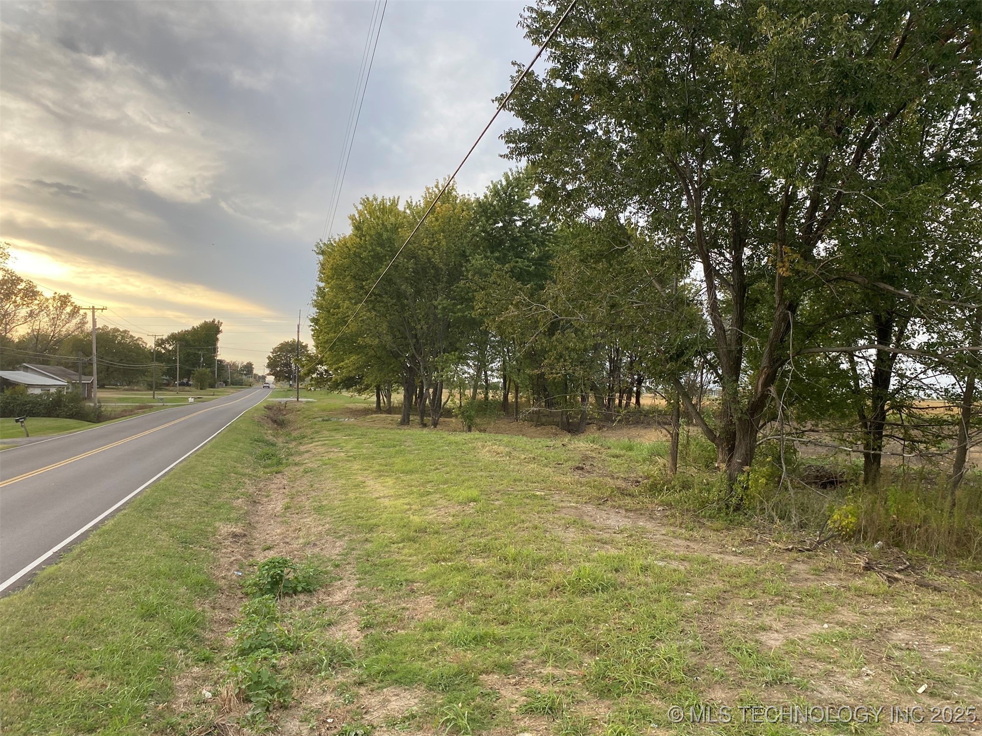 2121 N 1st Road Property Photo 7