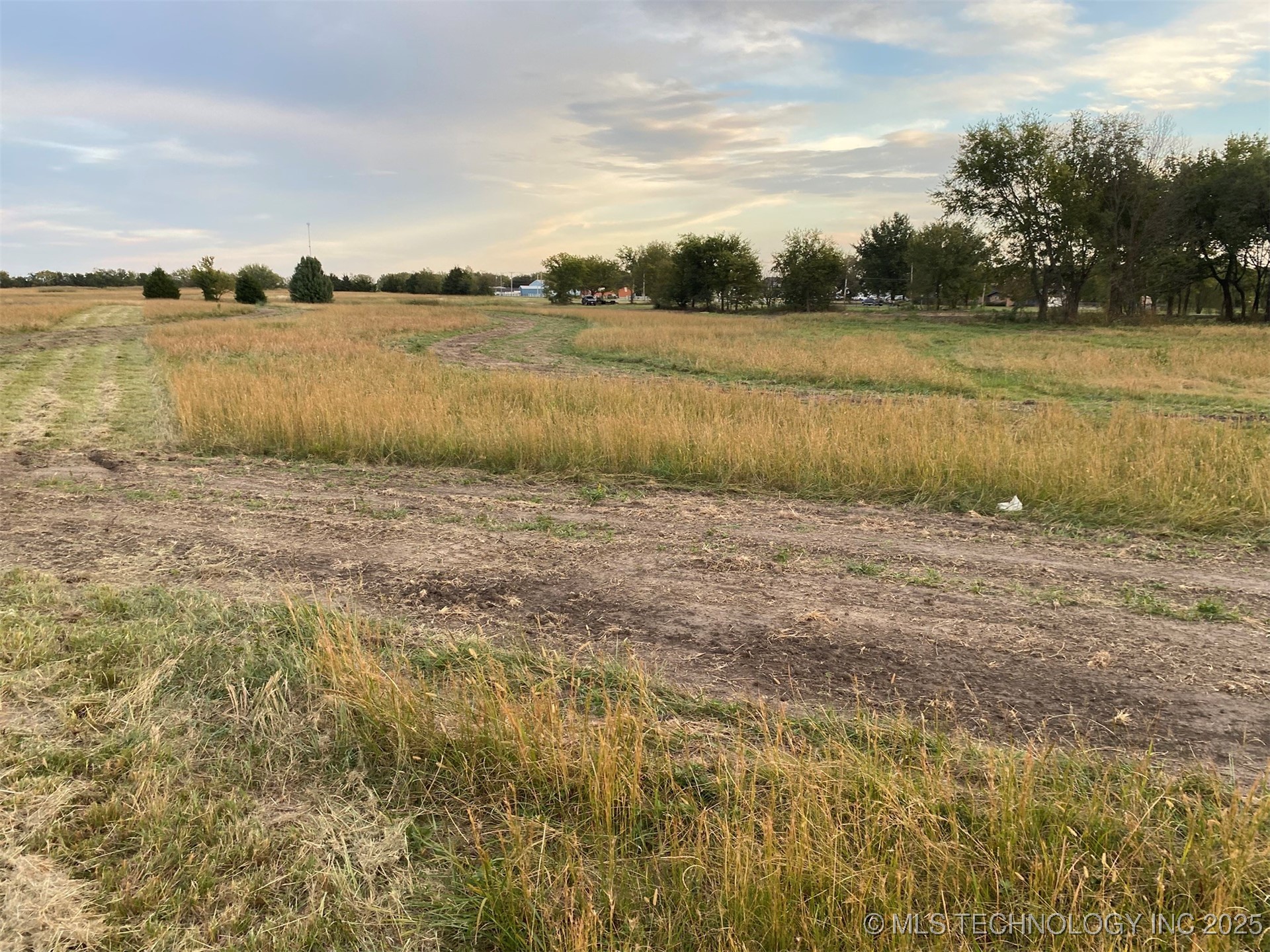 2121 N 1st Road Property Photo 11