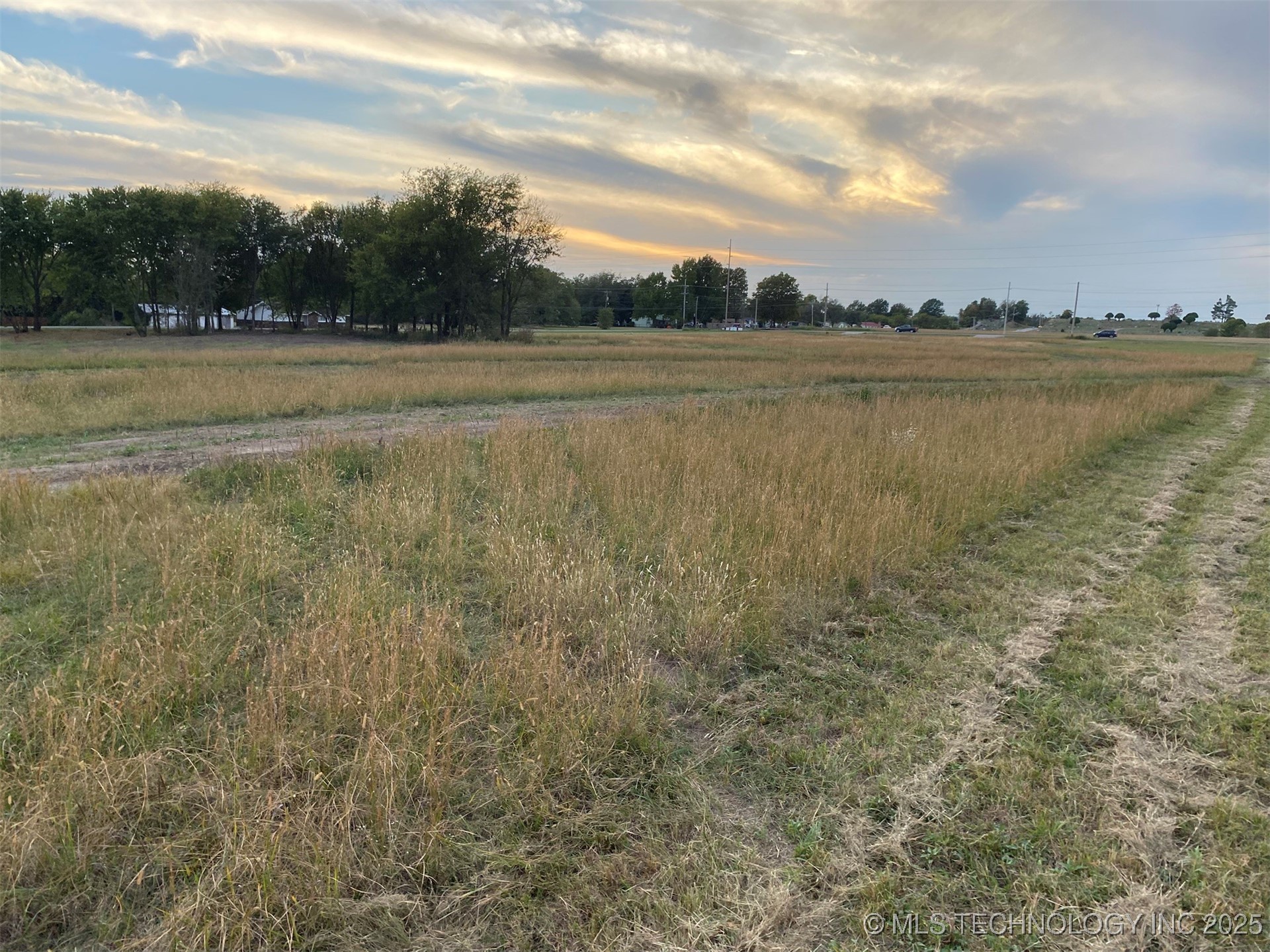 2121 N 1st Road Property Photo 13