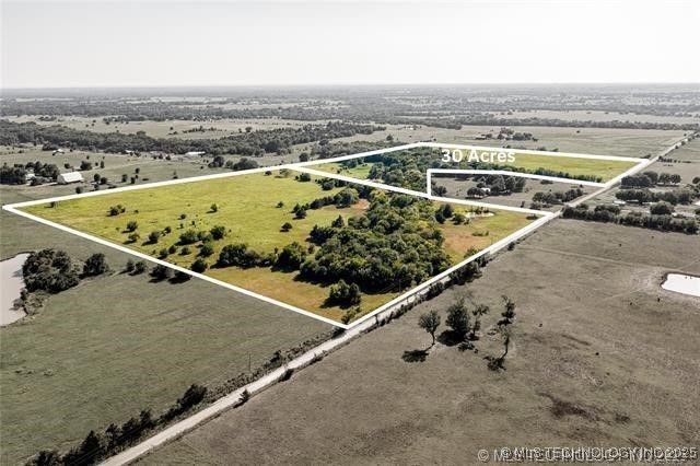 1978 E Davis Property Photo 1