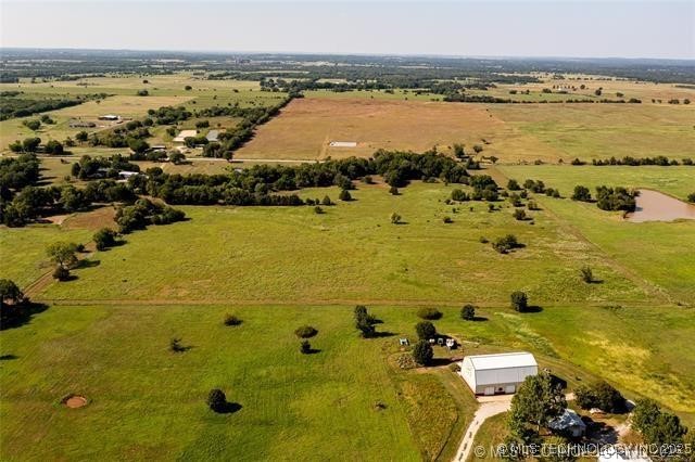 1978 E Davis Property Photo 7