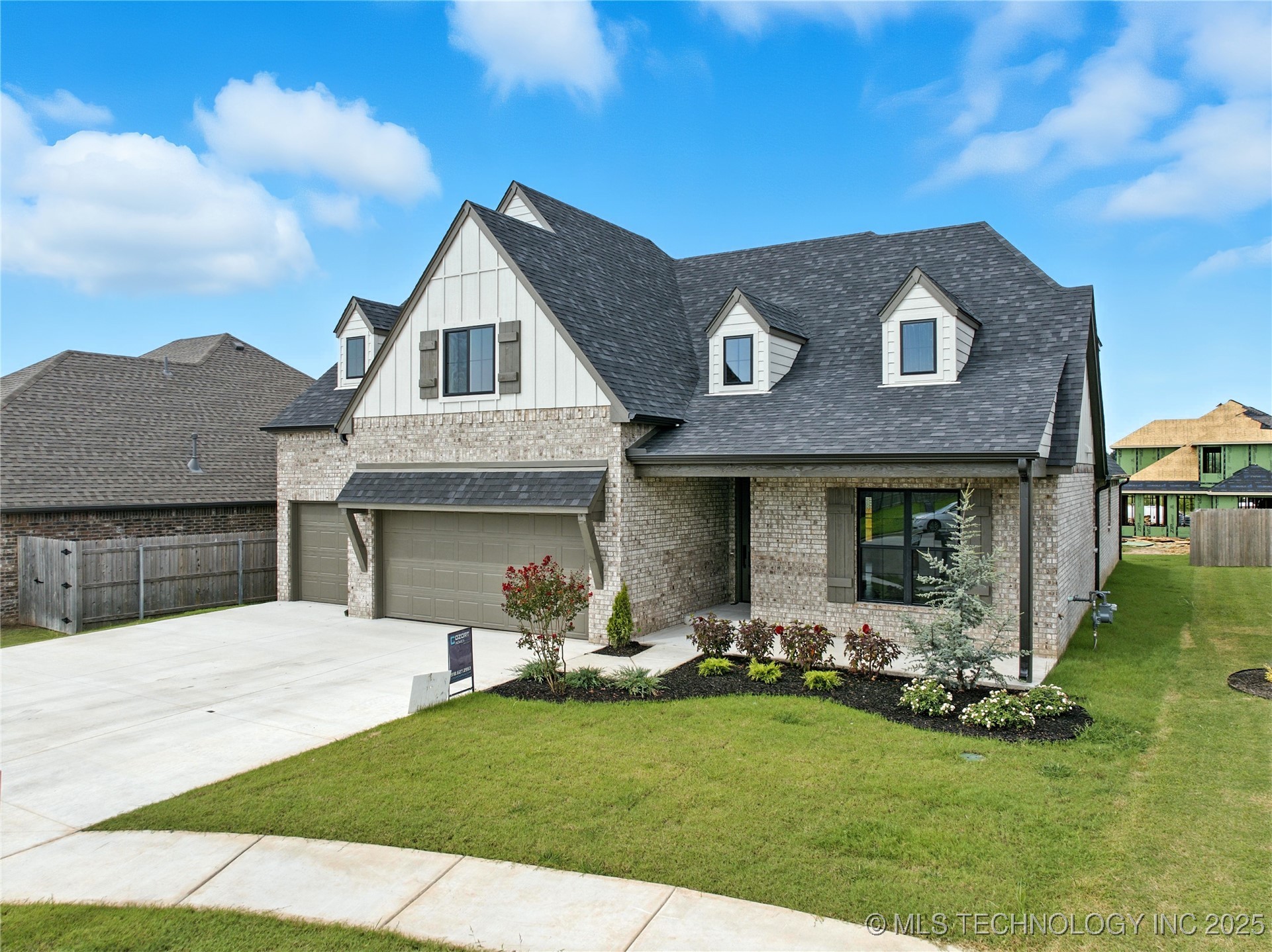 13656 S 21st Street E Property Photo 1