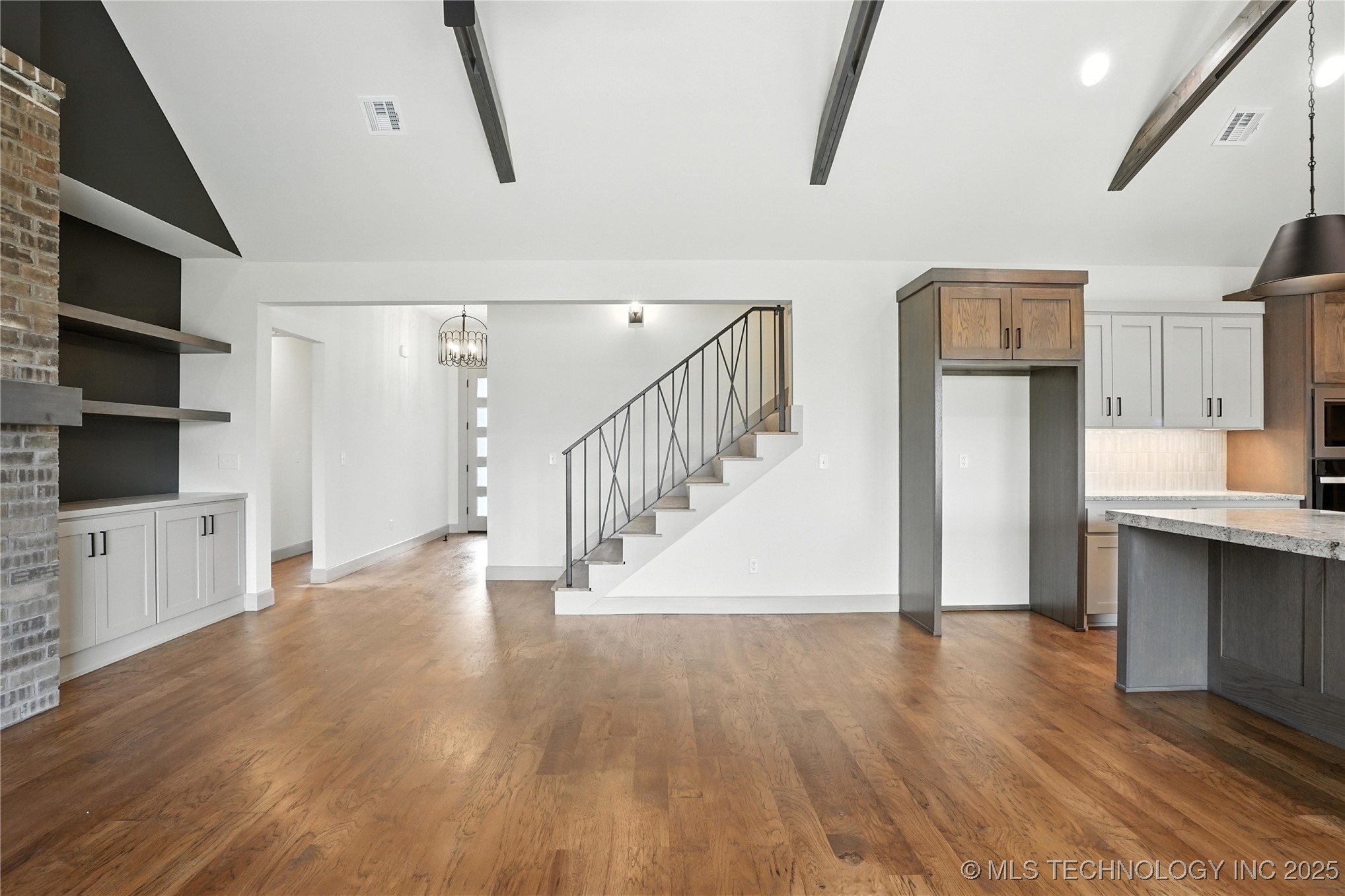 13656 S 21st Street E Property Photo 6