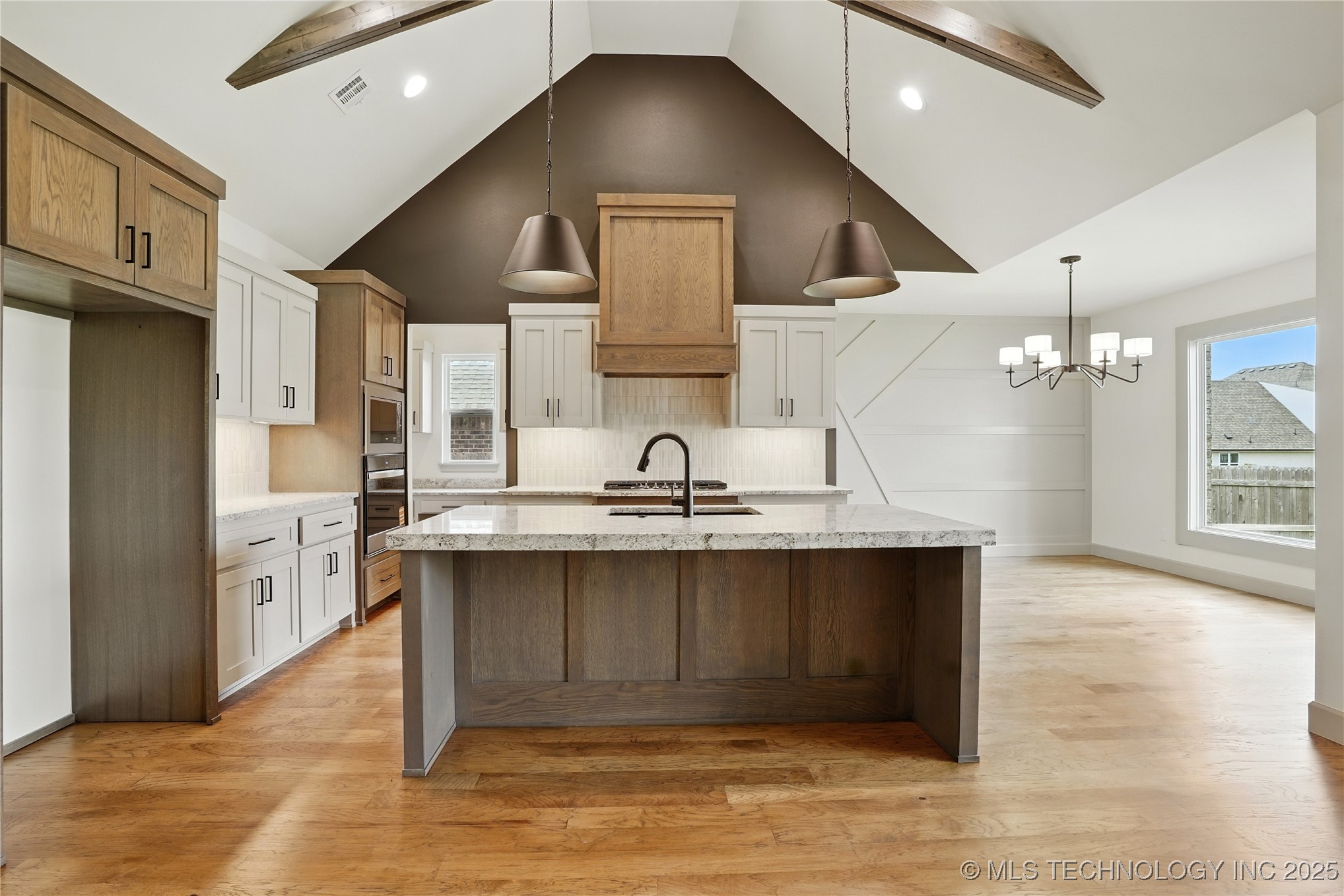 13656 S 21st Street E Property Photo 9